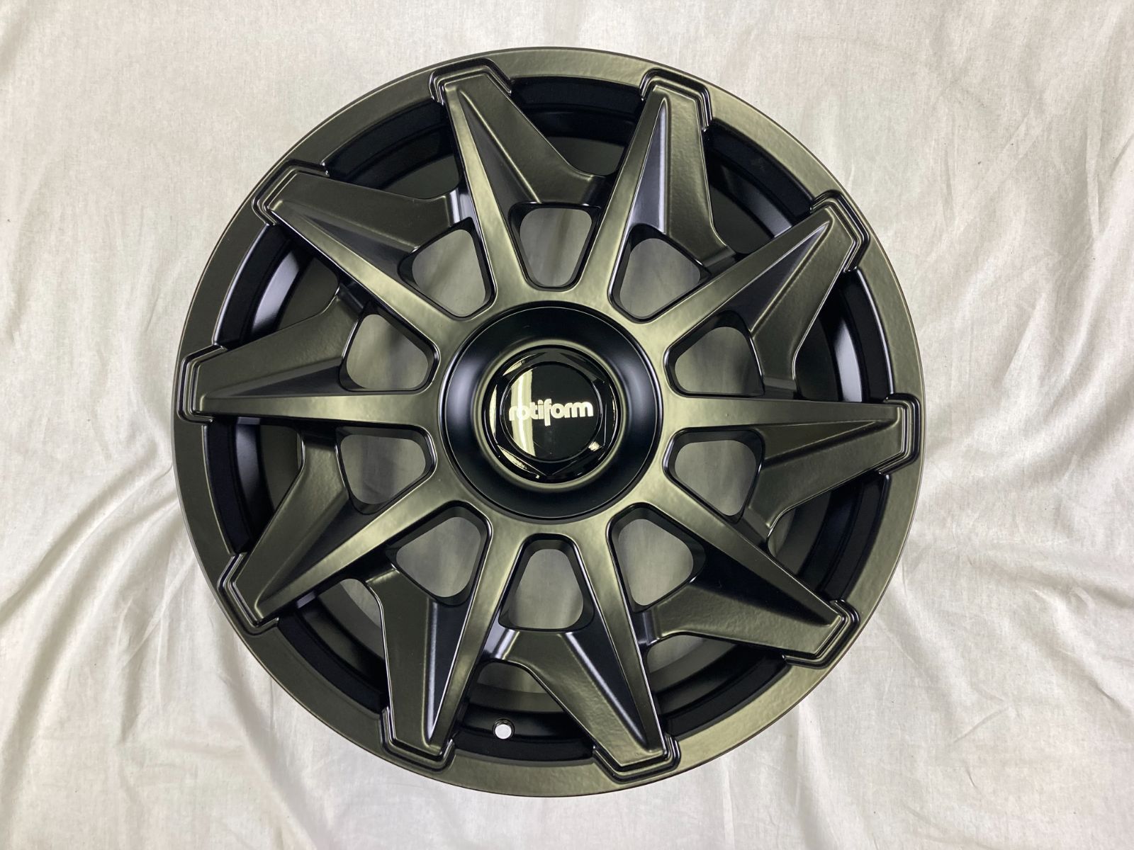 Rotiform ロティフォーム CVT 4本セット 19インチ 8.5J インセット+45 5H PCD112/100 ハブ66.6 - メルカリ