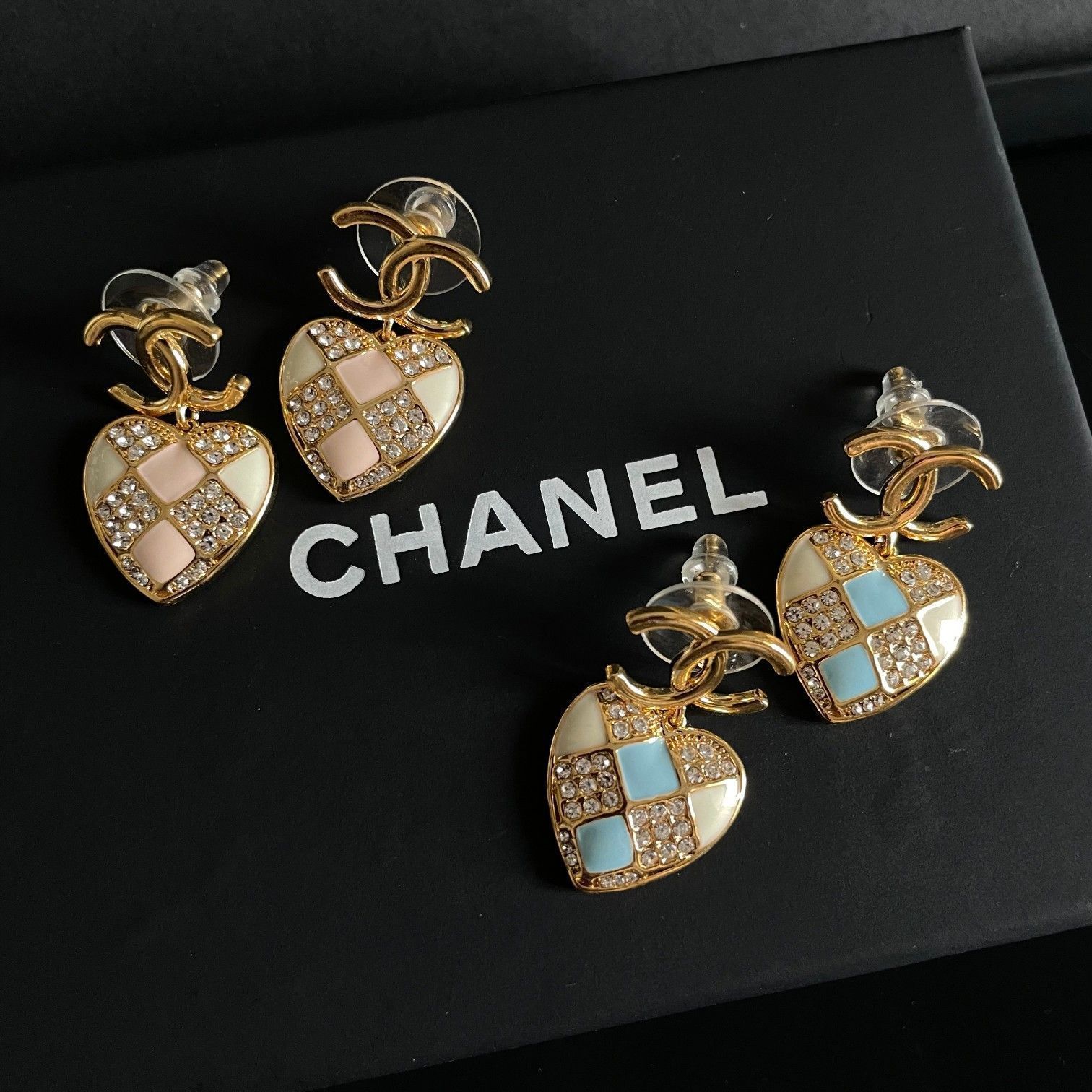 CHANEL ヴィンテージ ピアス ライオン オニキス CHANEL（オニキス ・ ピアス）のフリマアイテム一覧