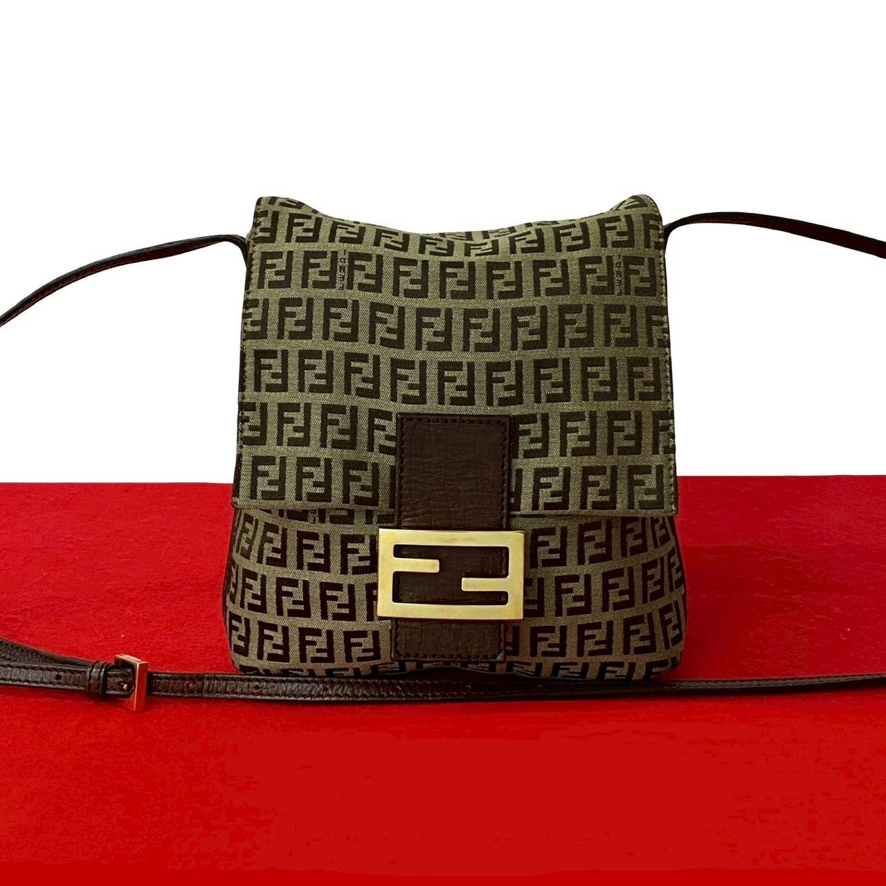 極 美品 FENDI フェンディ ヴィンテージ ズッキーノ FF 柄 レザー 