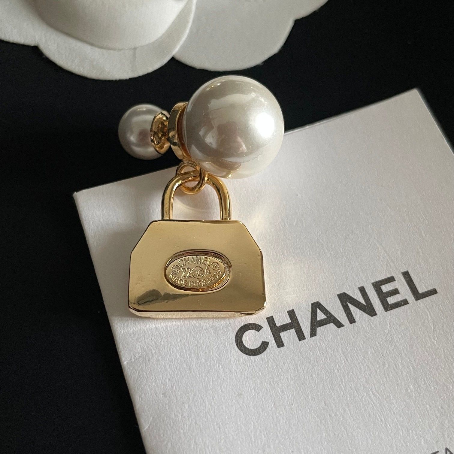 最終値下げ 本日限定値下げ CHANEL ビンテージピアス 超レア 今日特価】CHANEL ヴィンテージ ダブル C ピアス 送料無料 限定