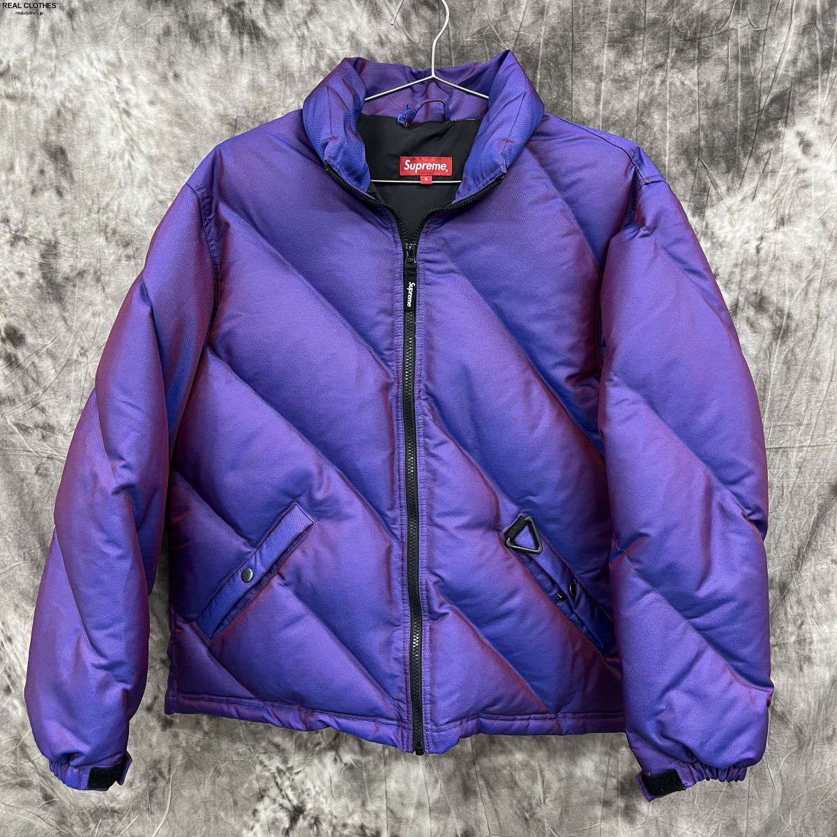 supreme iridescent puffy jacketジャケット/アウター