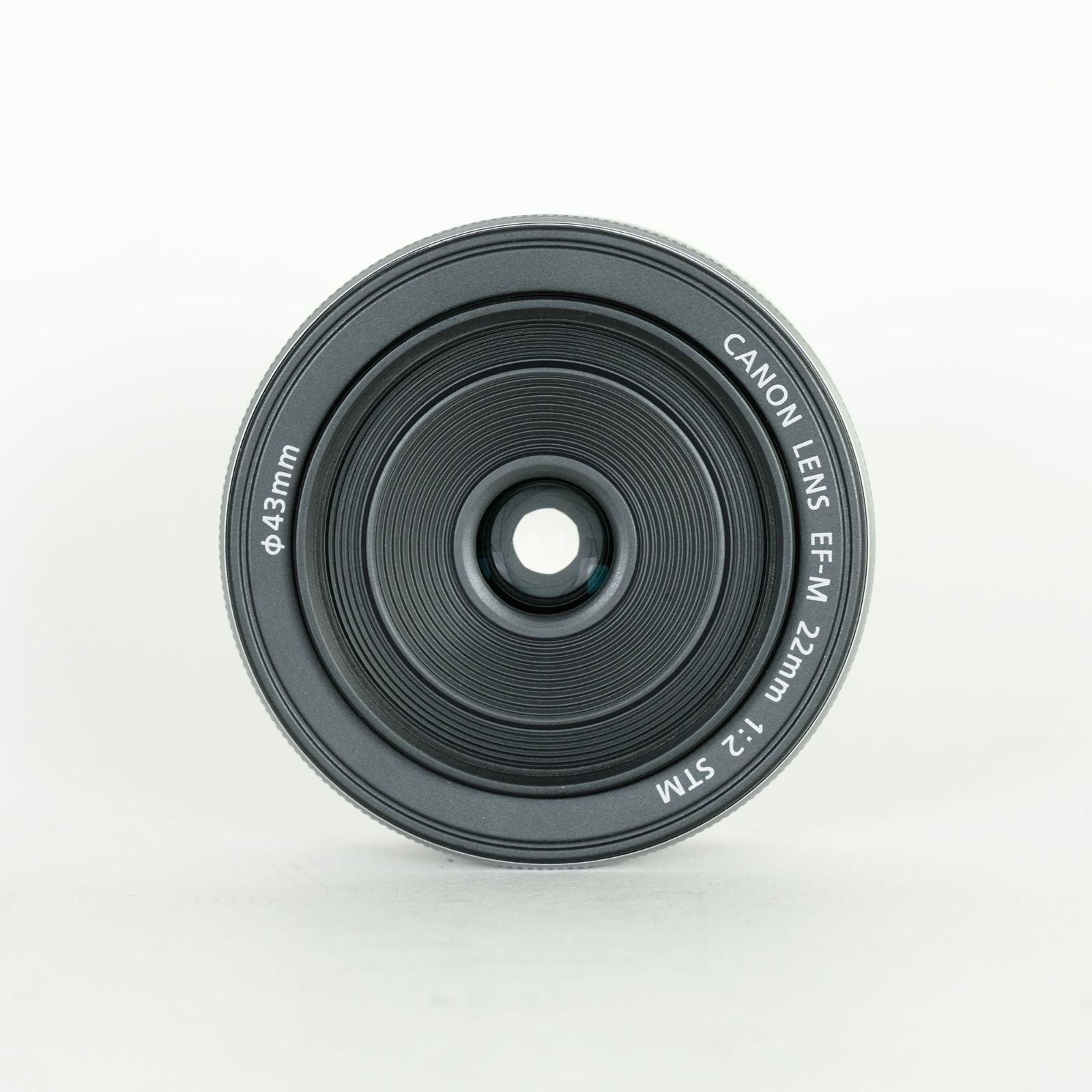 極美品Canon キヤノンEF-M 22mm F2 STM レンズ シルバー Amazon.co.jp: Canon 単焦点広角レンズ EF-M22mm F2 STM シルバー