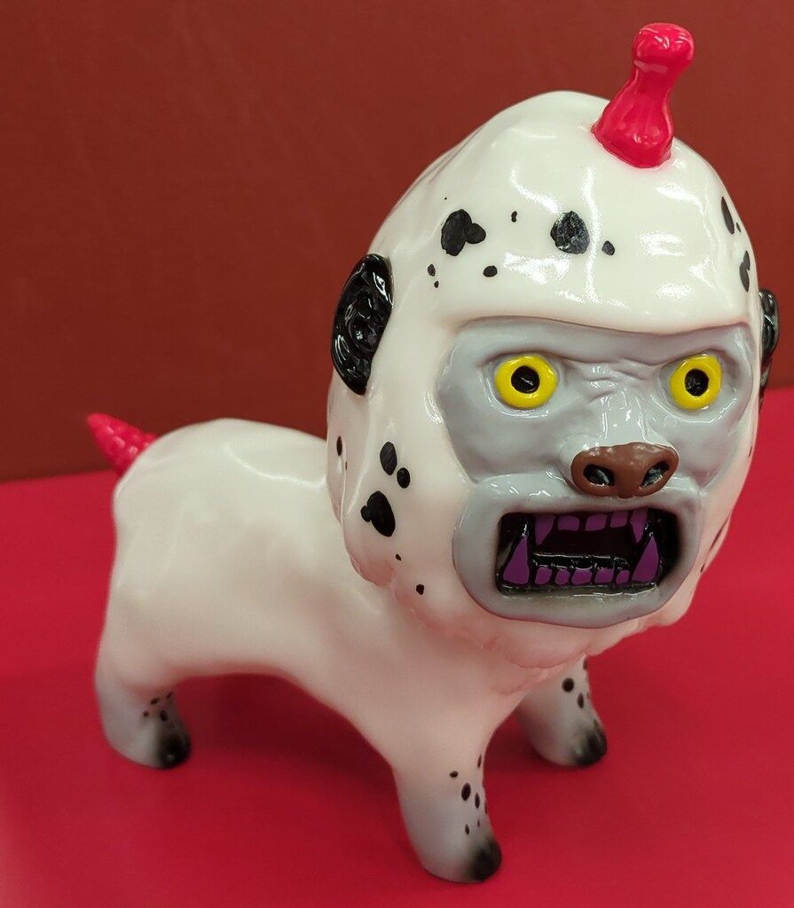 a.a.a vinyl toys APE DOG 白成型/黒ぶち/顔グレー