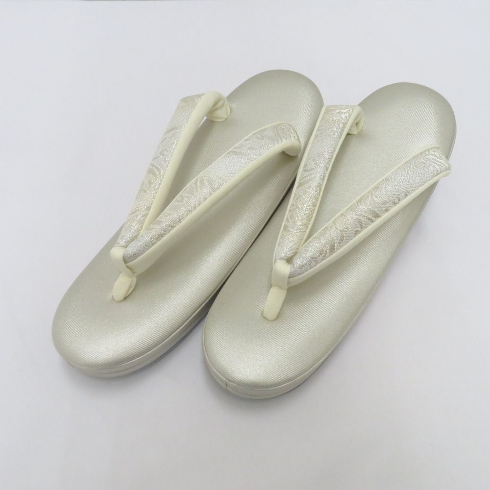 草履 白梅謹製 礼装用 Mサイズ 3枚芯 フォーマル シャンパンゴールド 銀糸 24.0cm 日本製 牛皮底面 新品