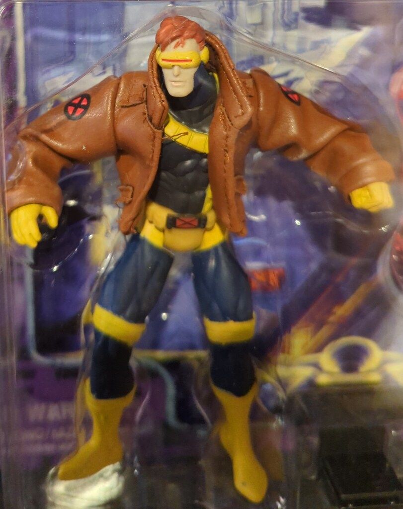 TOYBIZ VIDEO GAME SUPER STARS X-MEN VS STREET FIGHTER