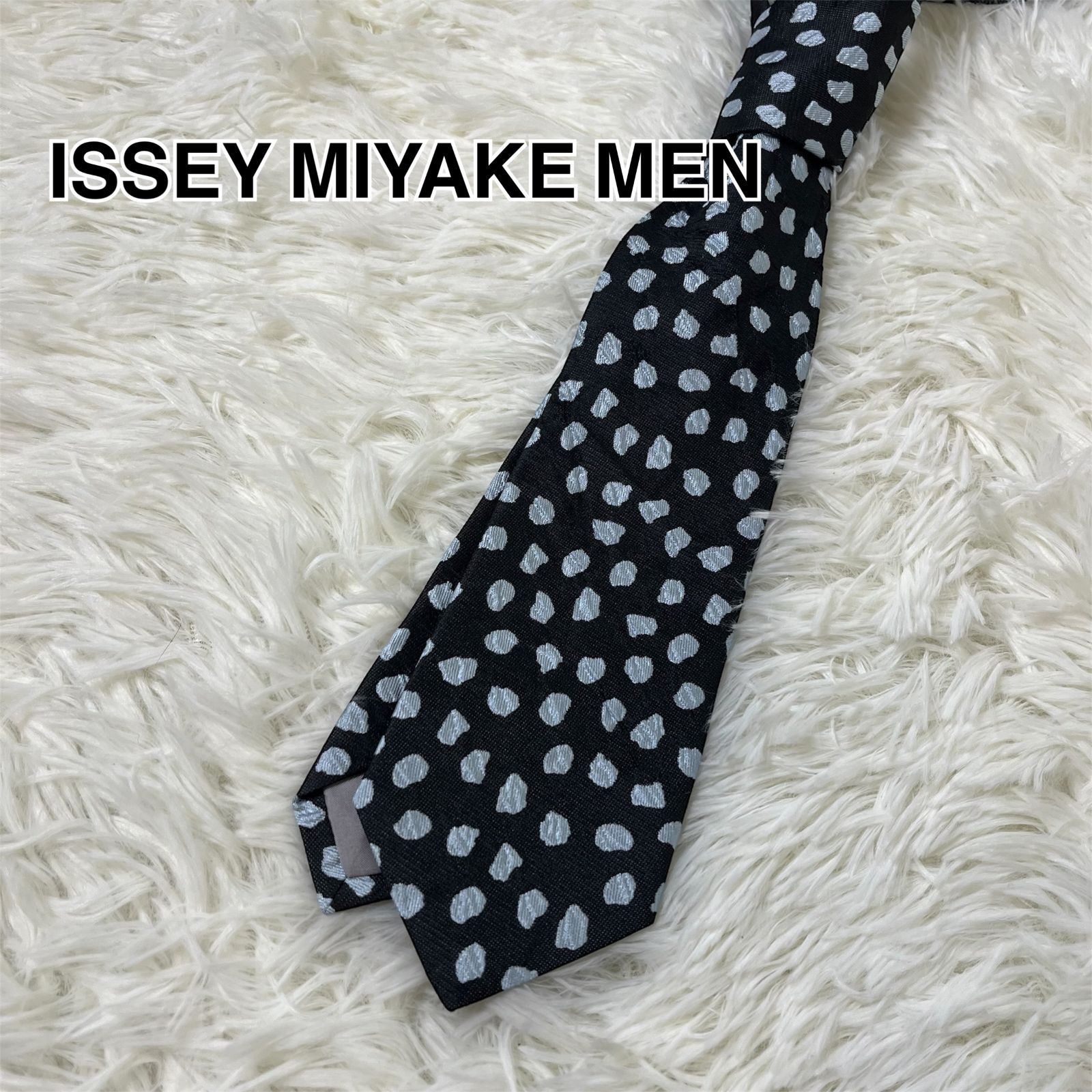 イッセーミヤケ ネクタイ シルク１００% 日本製 ダルメシアン柄   ISSEY MIYAKE MEN