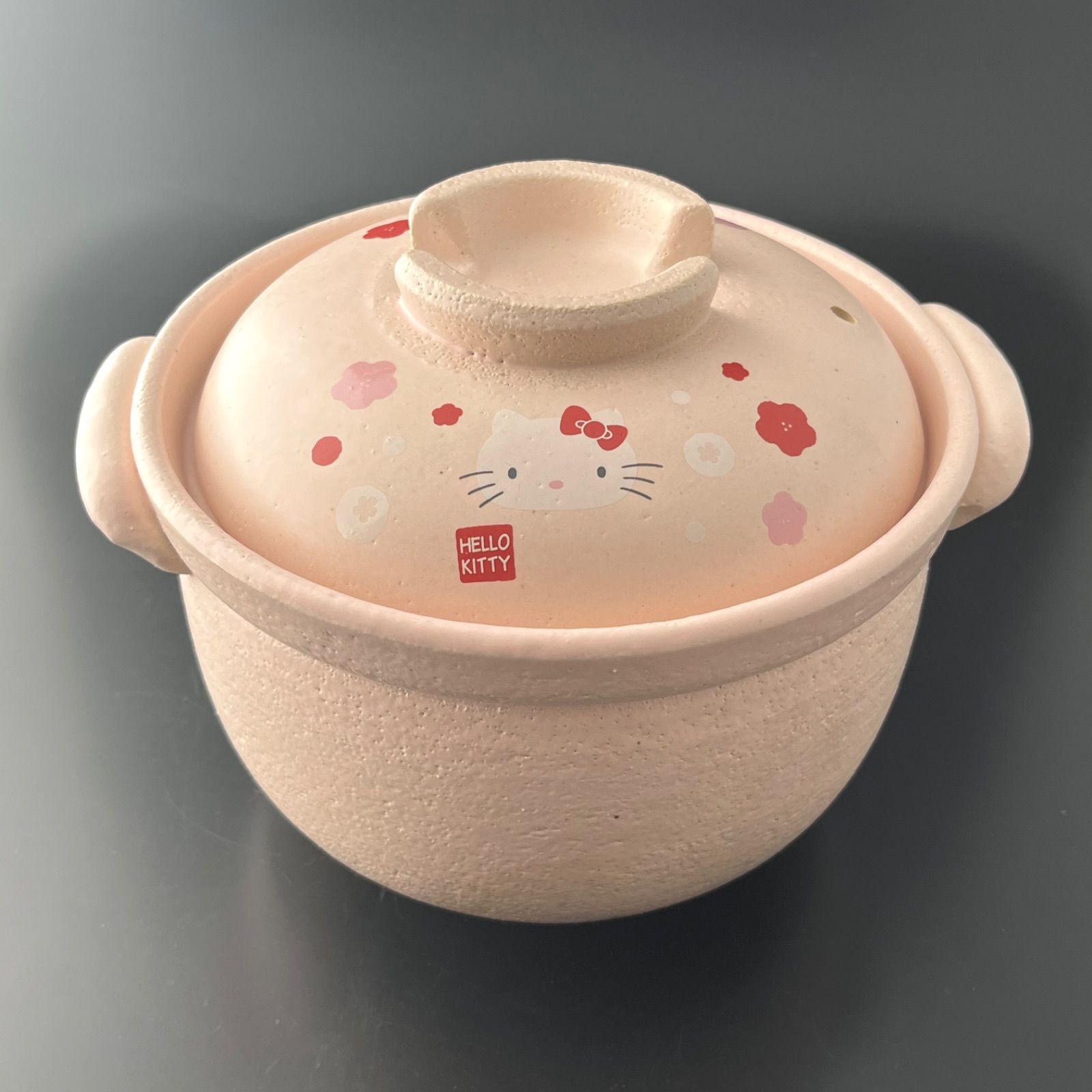 希少　サンリオ　ハローキティ　萬古焼　ふっくらごはんも炊けるお鍋2〜3合用 Sanrio HelloKitty】サンリオ ハローキティ 萬古焼 ふっくら