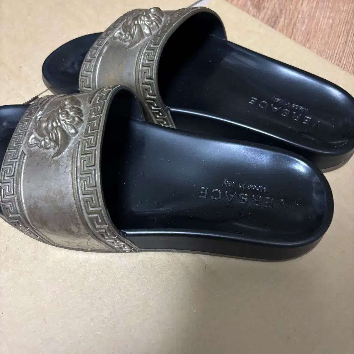 VERSACE 厚底サテンパンプス ・サイズ38 Versace レザーパンプス