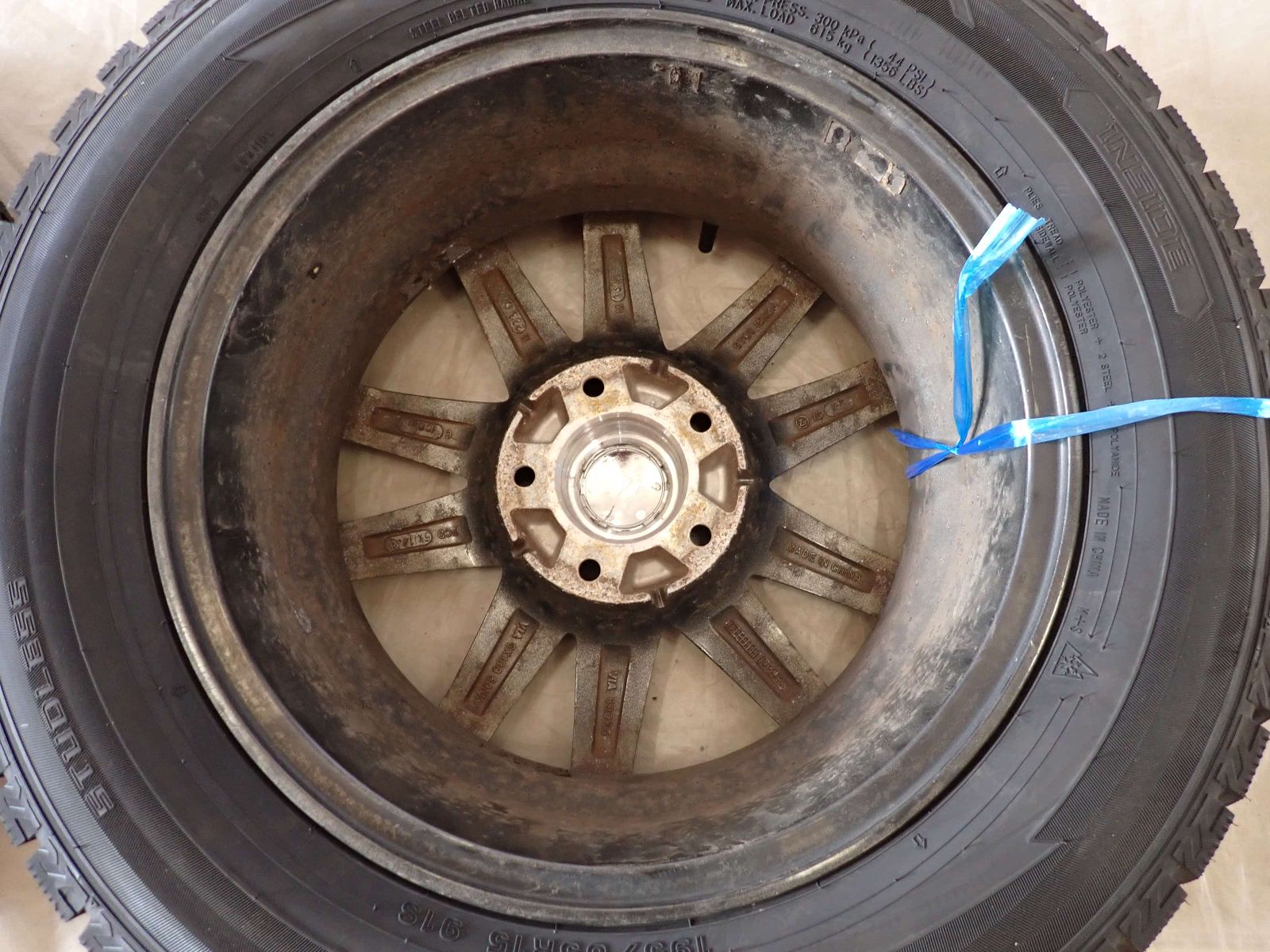 冬新品 2024年製 4本 会社宛 送料無料 195/65R15×6J 91S