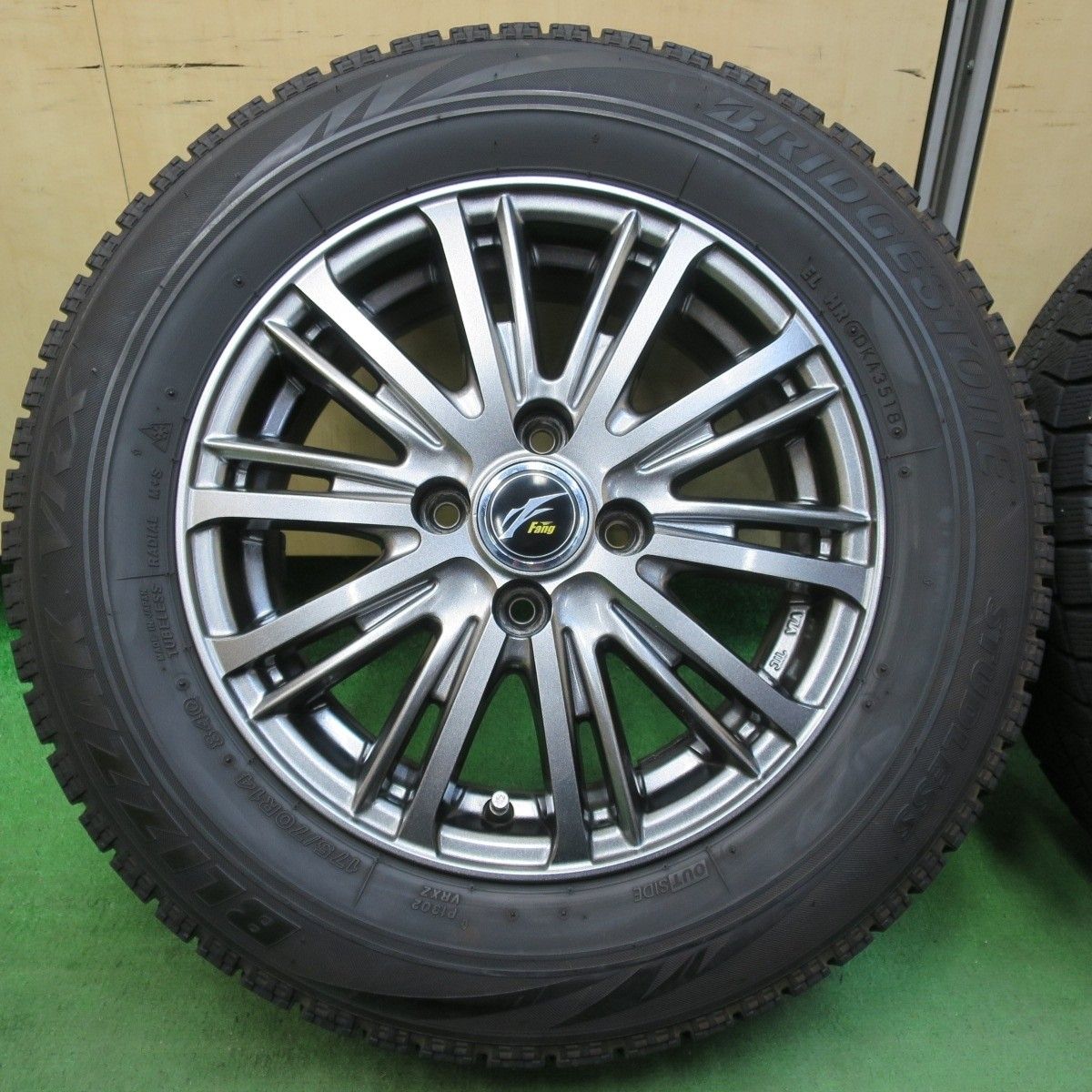 4本セット 車・バイク・自転車 アクア 純正スチールホイール