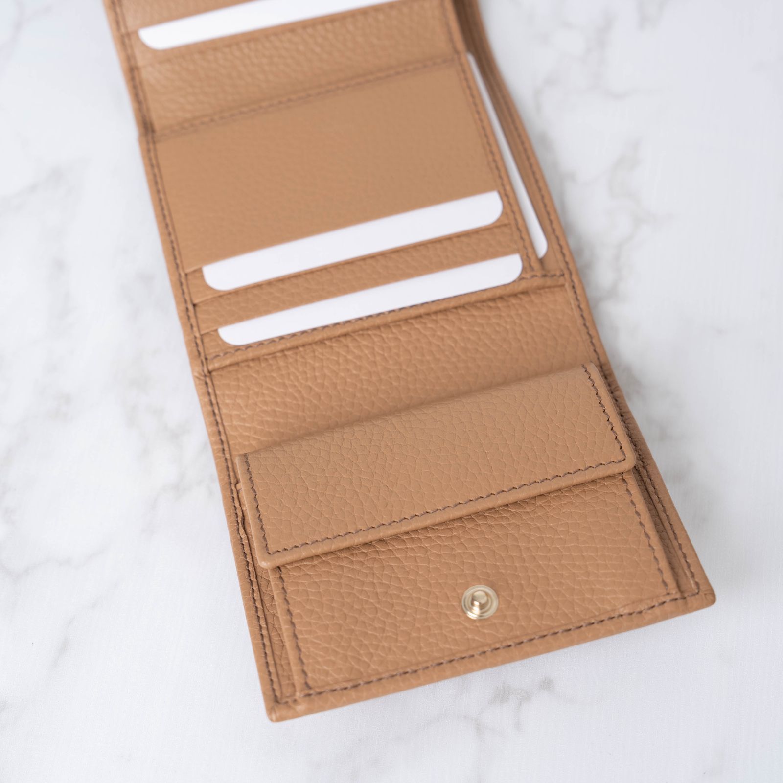 GUCCI SOHO ベージュ 三つ折り財布　グッチ 超美品 GUCCI グッチ SOHO ソーホー GGレザー 三つ折り財布 ウォレット 598207