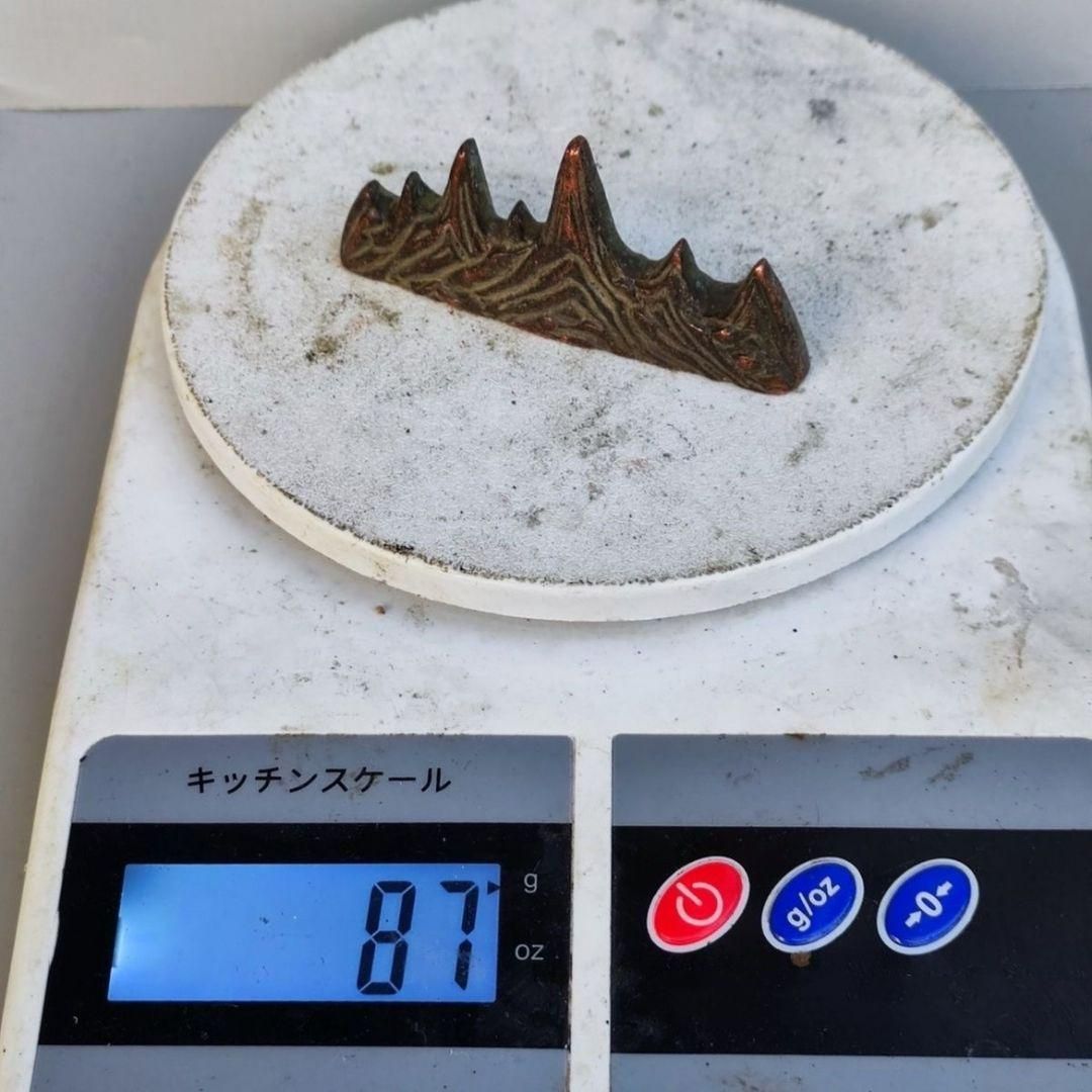 銅製 山透かし彫り筆架 石彫 置物 装飾品 工芸品 書道具 文房具 銅製 山透かし彫り筆架 石彫 置物 装飾品 工芸品 書道具 文房具