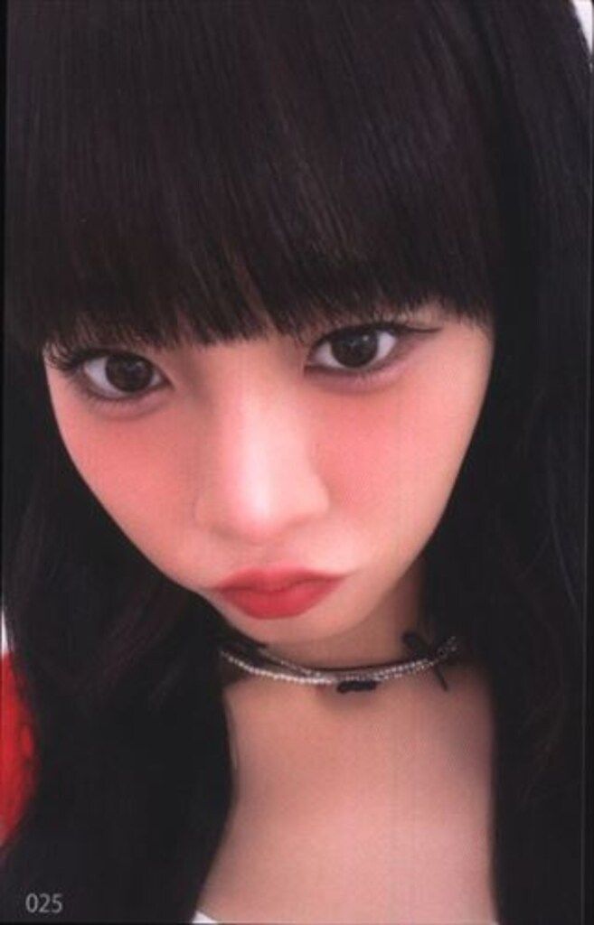 【ME:I 】飯田栞月　sweet holiday 会場限定 ME:I Sweet Holiday 飯田栞月 ME:ICONIC 25 - メルカリ