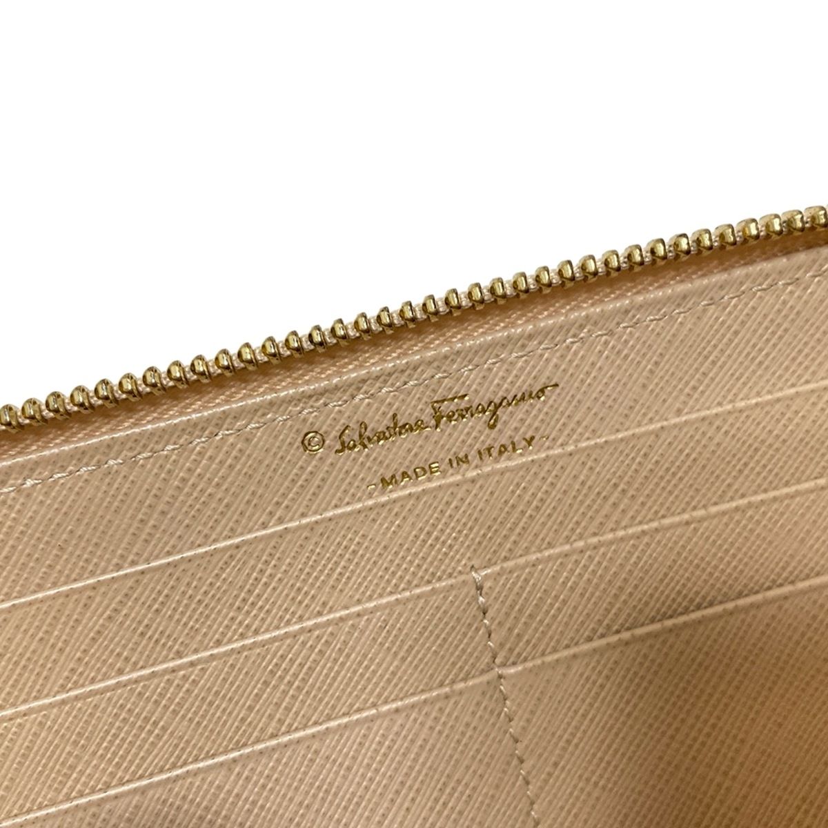 FERRAGAMO/SalvatoreFerragamo(サルバトーレフェラガモ) 長財布