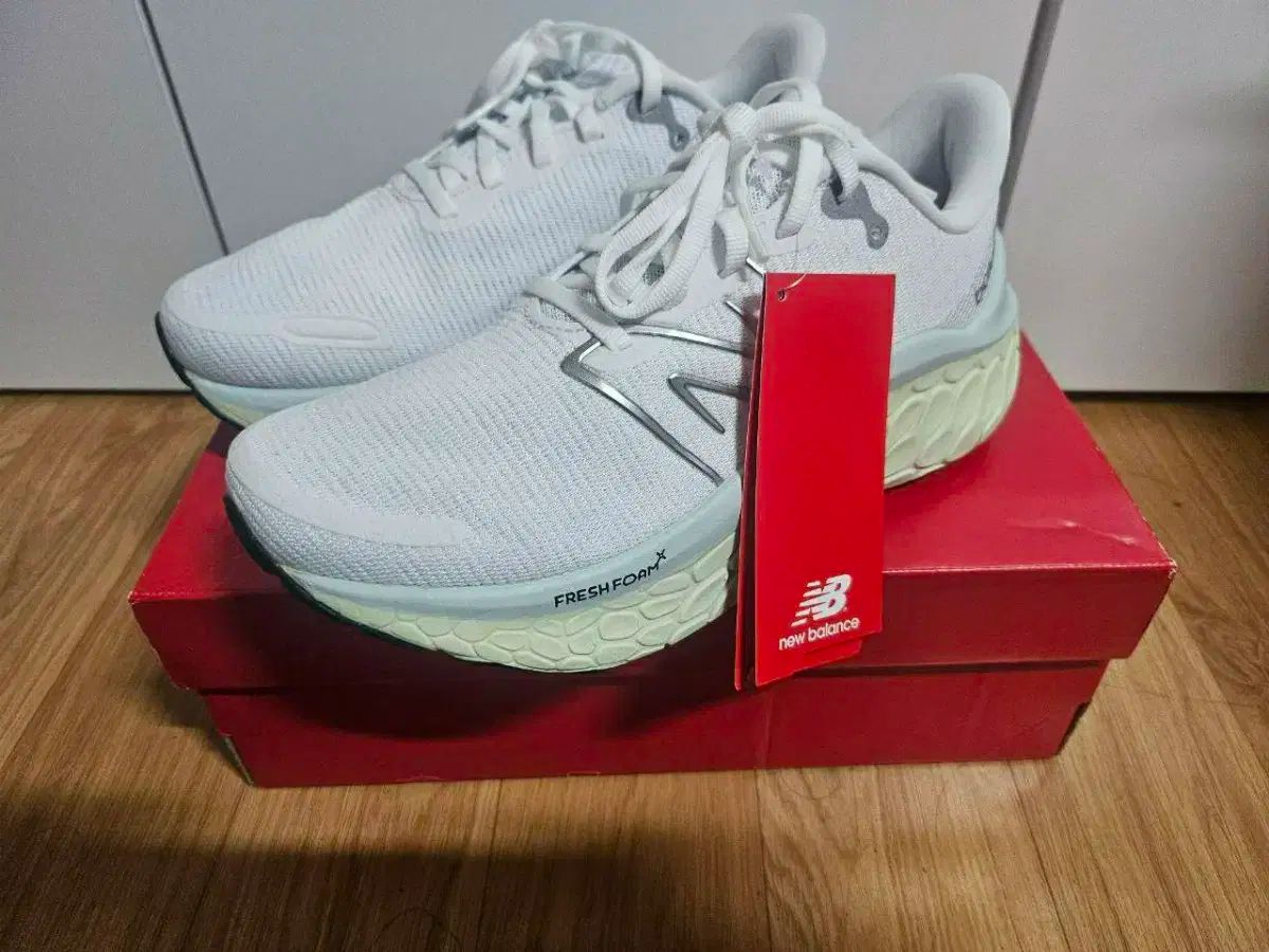 New Balance ニューバランス ランニングシューズ 245