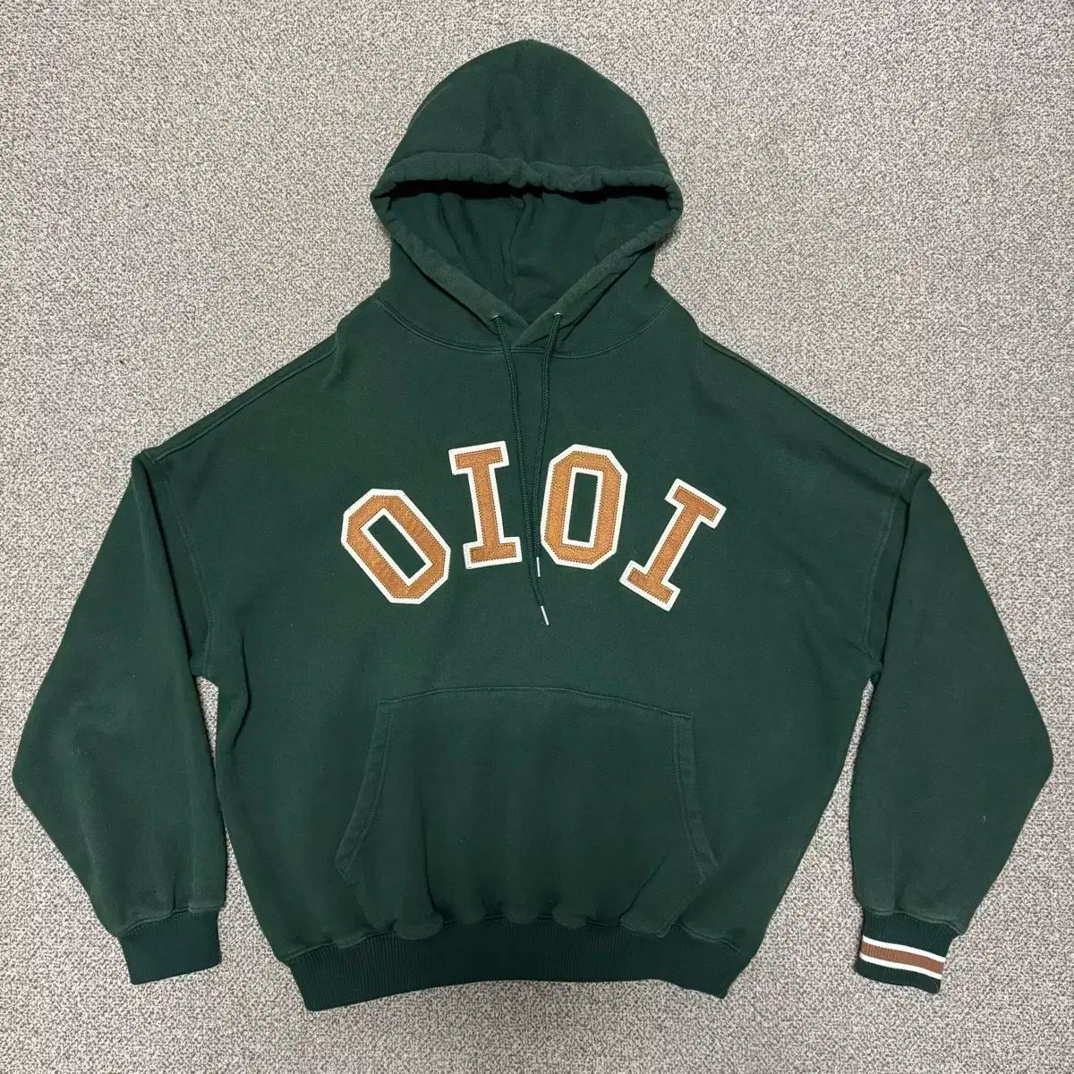 O!Oi フード付きTシャツ