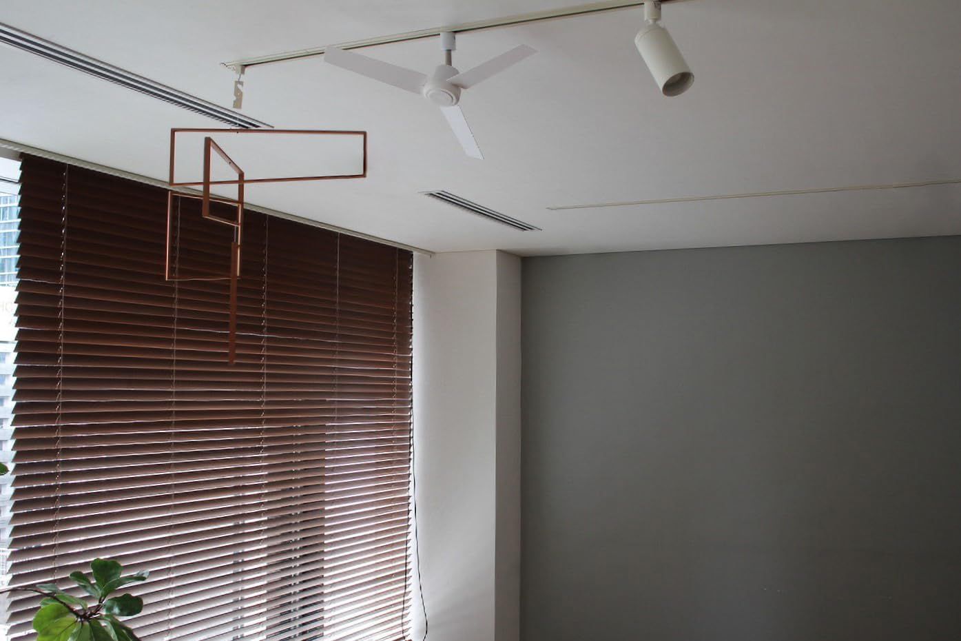 003329 DUCT