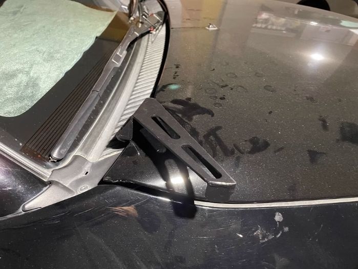 ボンネットゲートホルダー