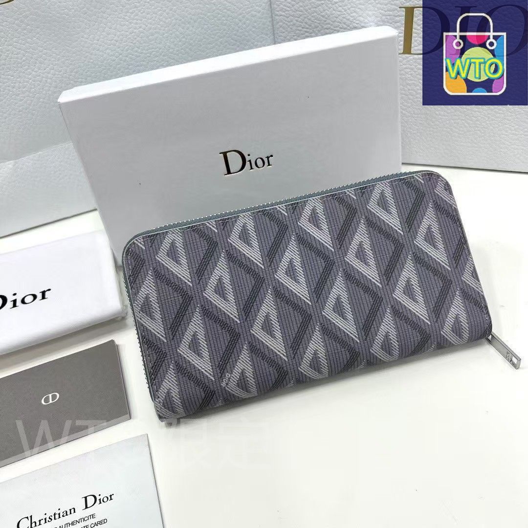 未使用 : DIOR 財布 新品未使用 DIOR財布[本日特価|新品未使用品] - メルカリ