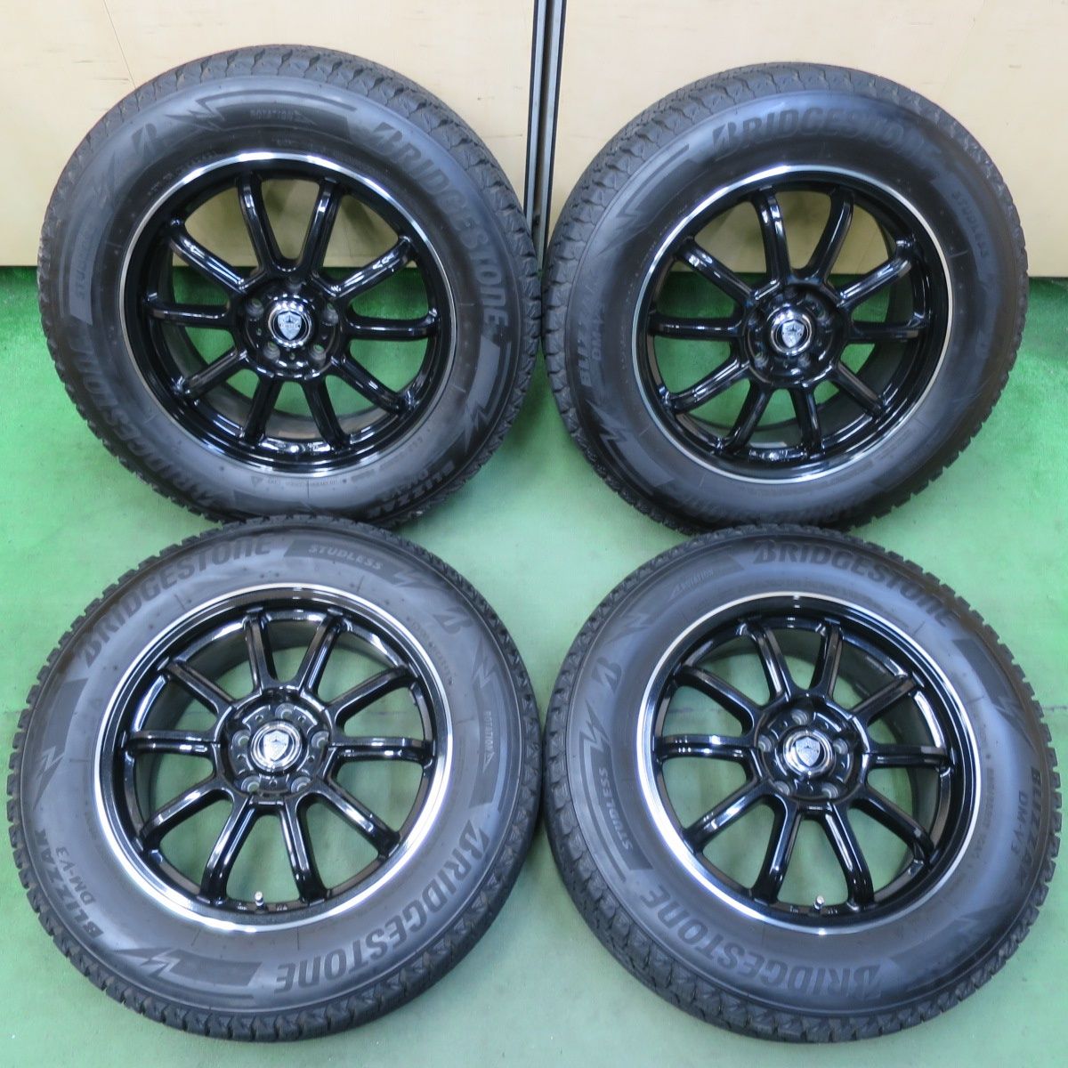 バリ溝 21年 キレイ 9分 スタッドレス 225|65R17 ブリヂストン ブリザック DM-V3 ESTROSA エステローザ 17インチ PCD114.3|5H 5100911イス