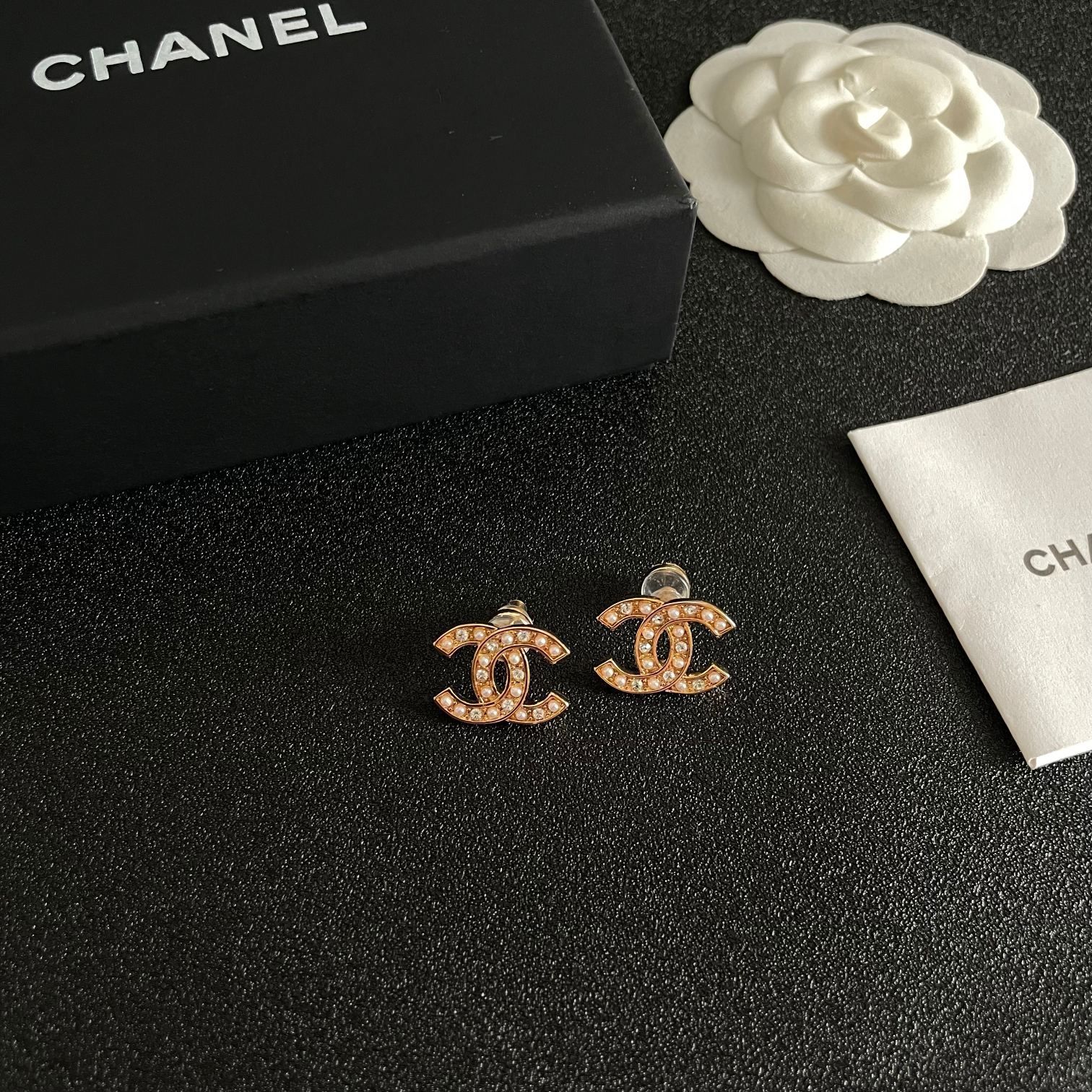 CHANEL ダブルCロゴ チャーム CHANEL ゴールド ダブルCロゴチャーム - メルカリ