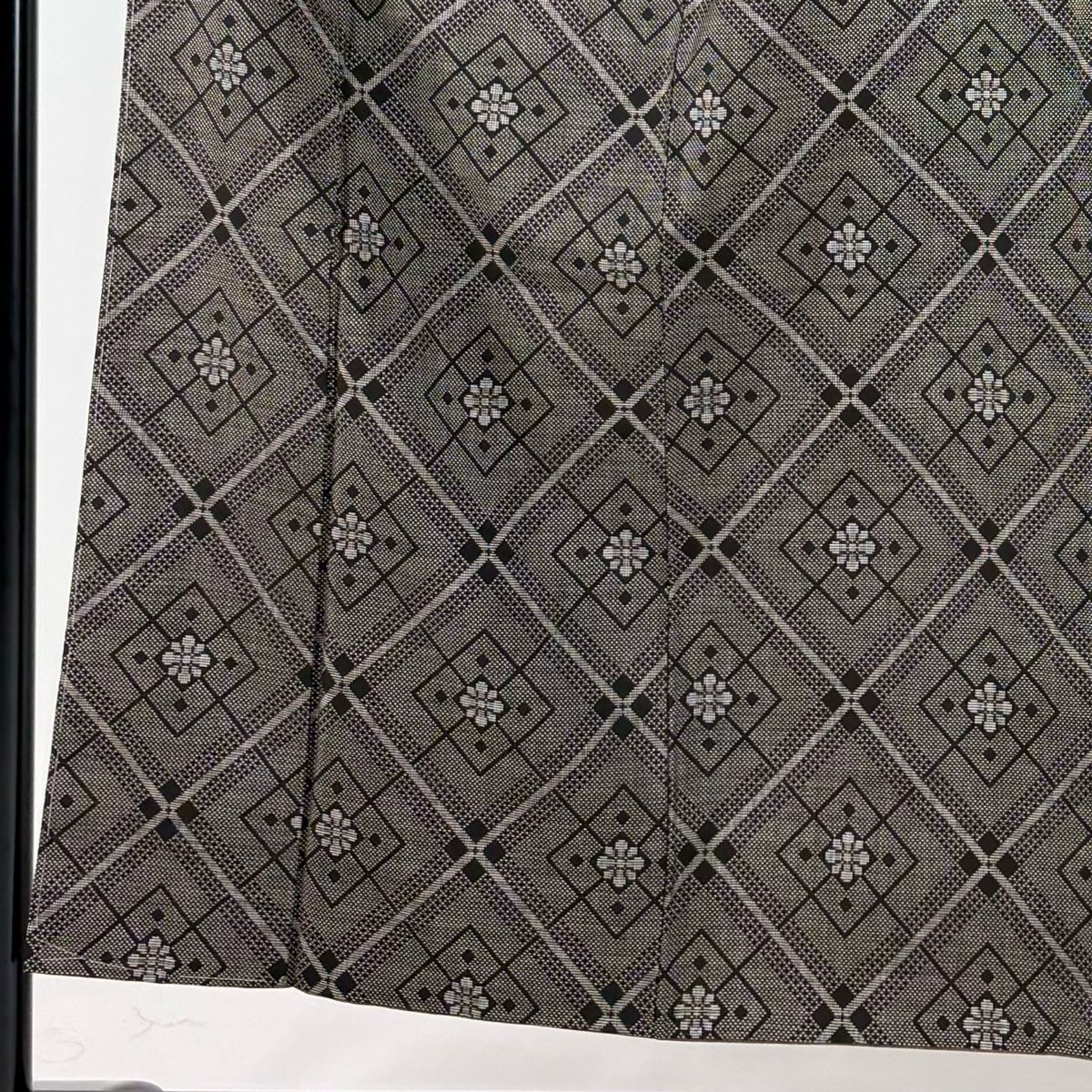 紬 身丈152cm 裄丈63cm S 袷 菱 花 焦茶色 正絹 秀品