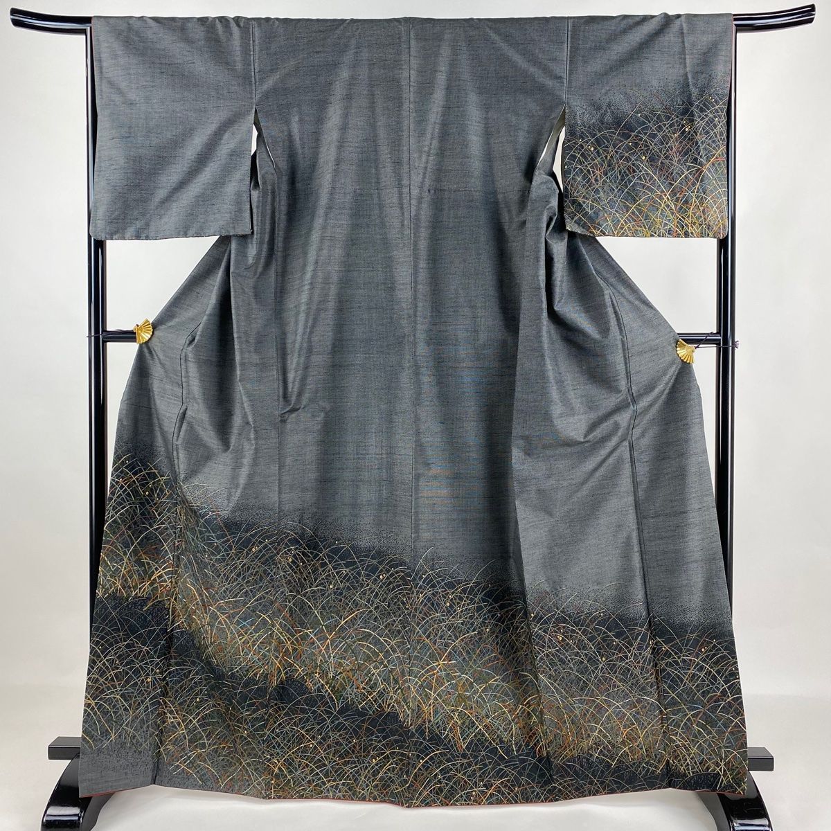 付下げ 身丈166cm 裄丈66cm M 袷 紬地 露草 刺繍 金糸 黒灰 正絹