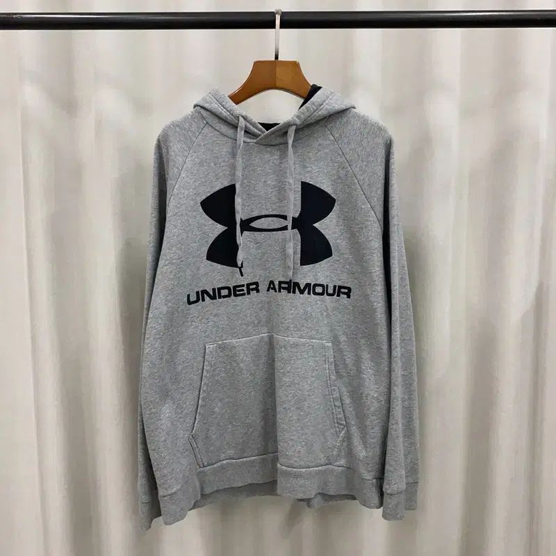 【雷市場（ポンジャン）商品韓国直送】 UNDER ARMOUR(アンダーアーマー) ビッグロゴ 裏起毛 カジュアル フード付きTシャツ 105 S04233