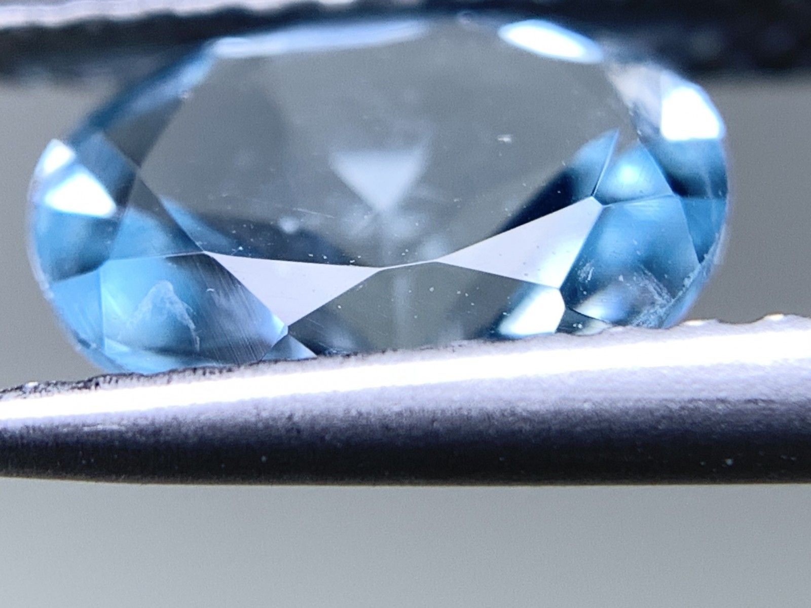 アクアマリン 天然 1.072ct 宝石ソーティング付き 8.0㎜×6.0㎜×4.1