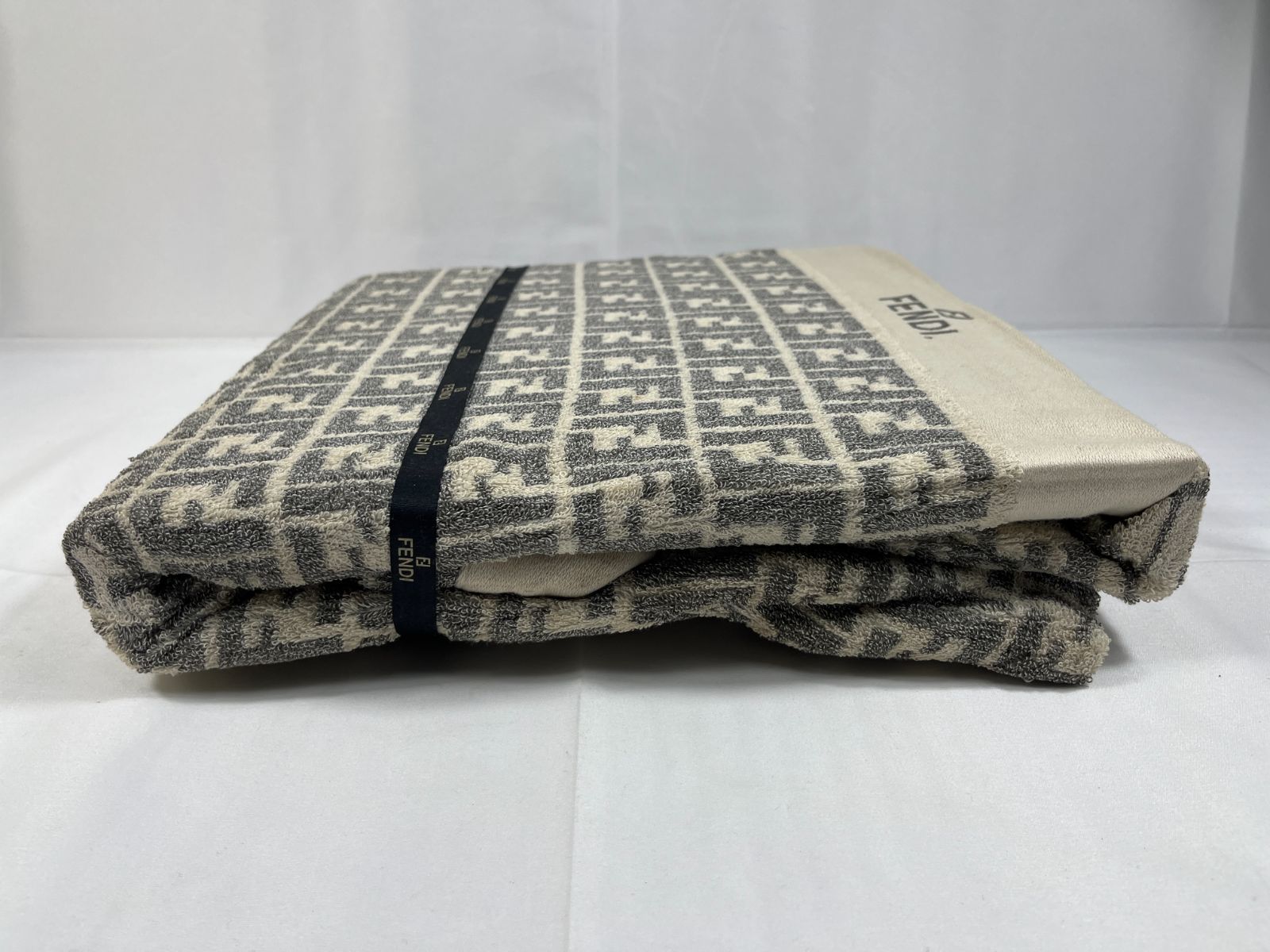 FENDI フェンディ