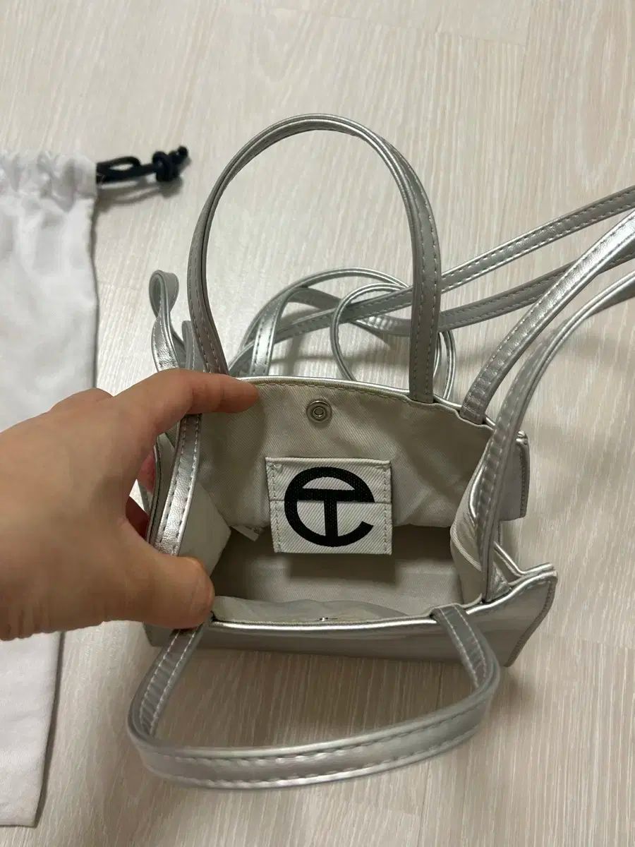 テルファー スモール ホイル ショッピングバッグ シルバー Telfa(テルファー) スモール ショッピングバッグ シルバー