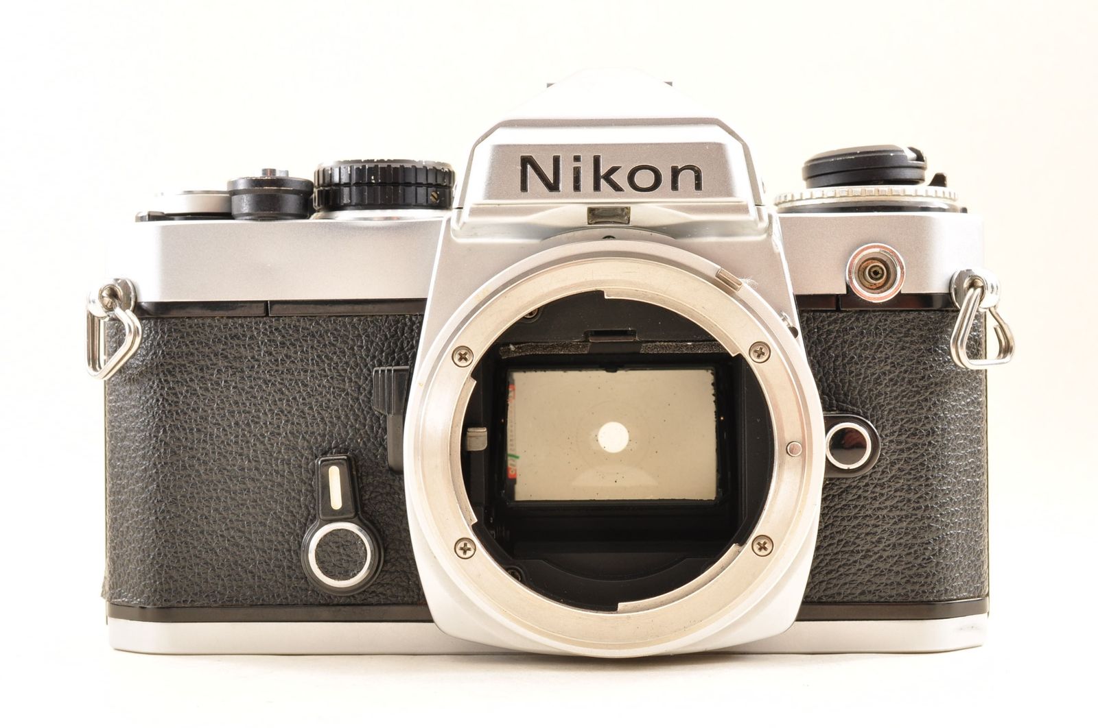 ❁完動品❁ニコン NIKON FE フィルムカメラ ボディ シルバー ❁完動品❁ニコン NIKON FE フィルムカメラ ボディ シルバー