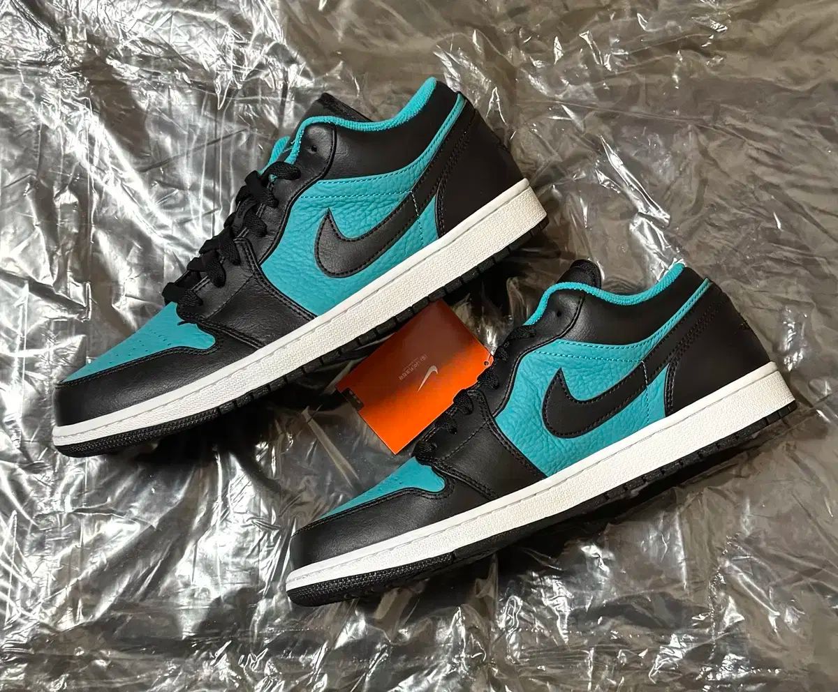 290 NIKE(ナイキ) エア ジョーダン 1 ロー 黒 ブルー