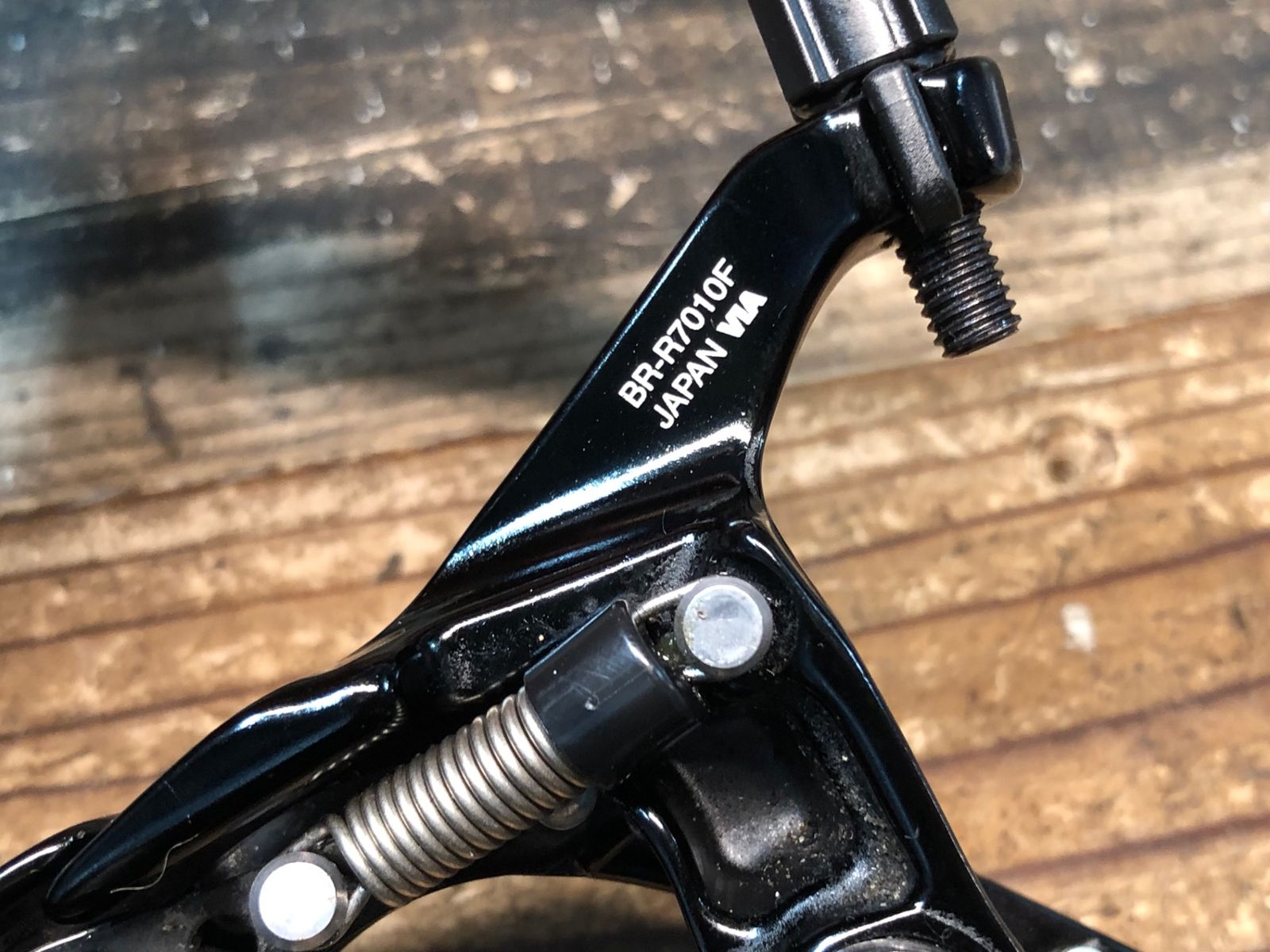 シマノ(SHIMANO) BR-R7010 RS リア・シートステー用ダイレクトマウントタイプ ブレーキ IBRR7010RS82L ブラッ | シマノ(SHIMANO) BR-R7010 RS リア・シートステー用