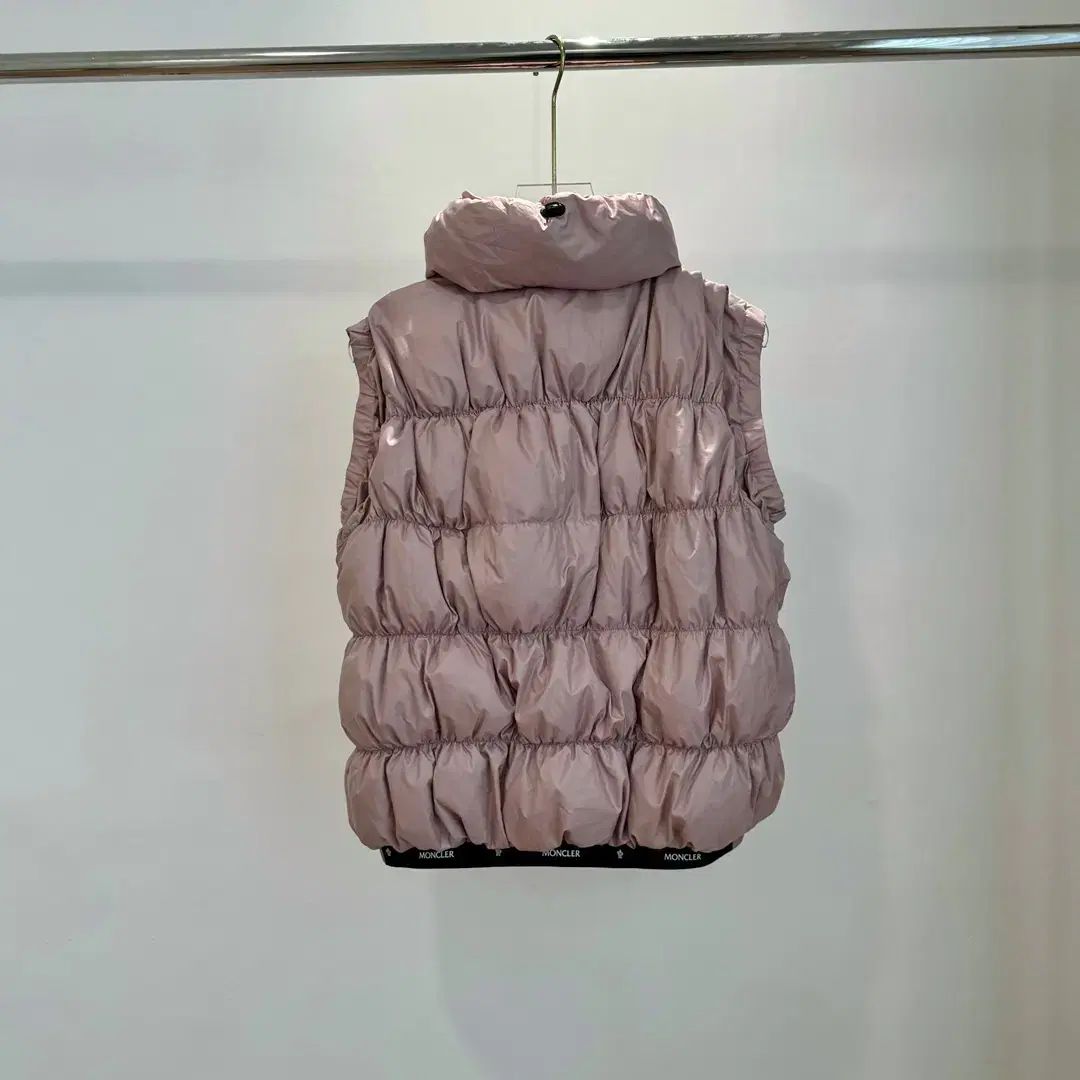 MONCLER(モンクレール) レディース カジュアル ロゴ ピンク ダウン