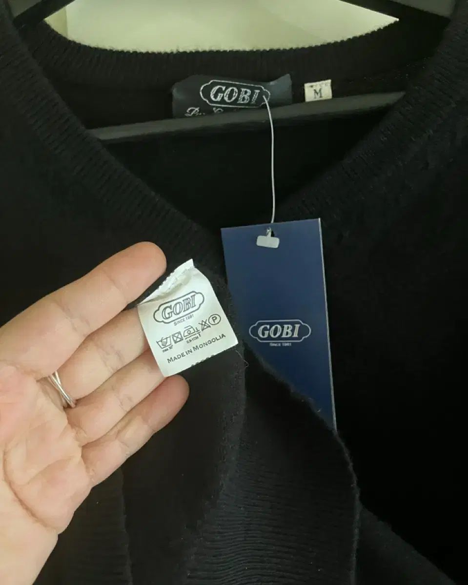 アイテム|マイルストーン カシミヤ 100 %Vネック|コモン M WWW_OLIVIERBERNSTEIN_COM