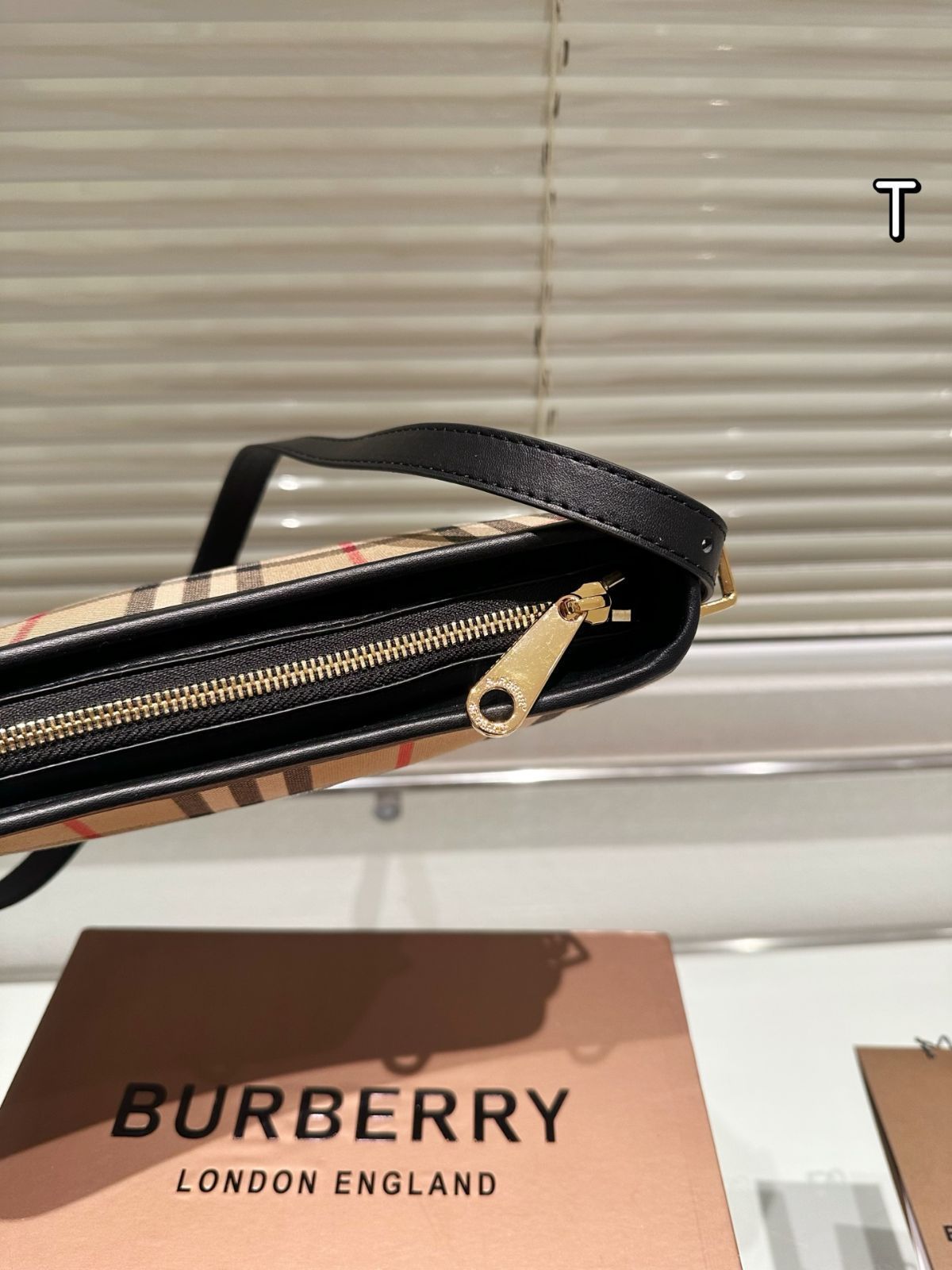 めぐ ✨極美品✨BURBERRY バーバリー TBフォールディング めぐ 様専用✨極美品✨BURBERRY バーバリー TBフォールディング