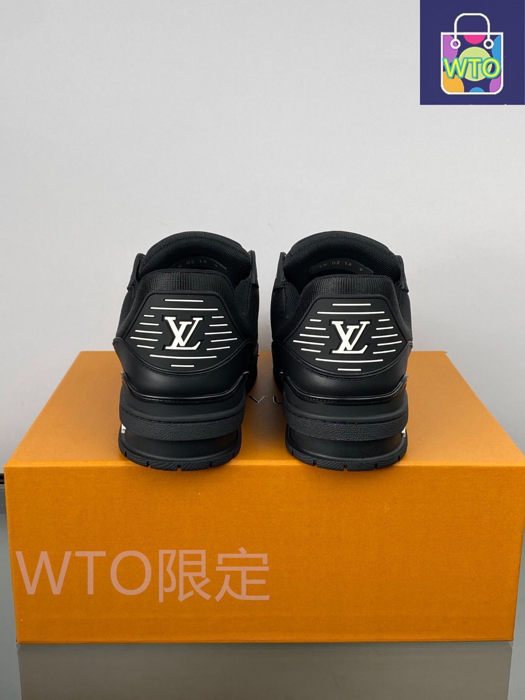 LV30となります Louis Vuitton trainer 黒のメンズカジュアルスニーカー｜本日