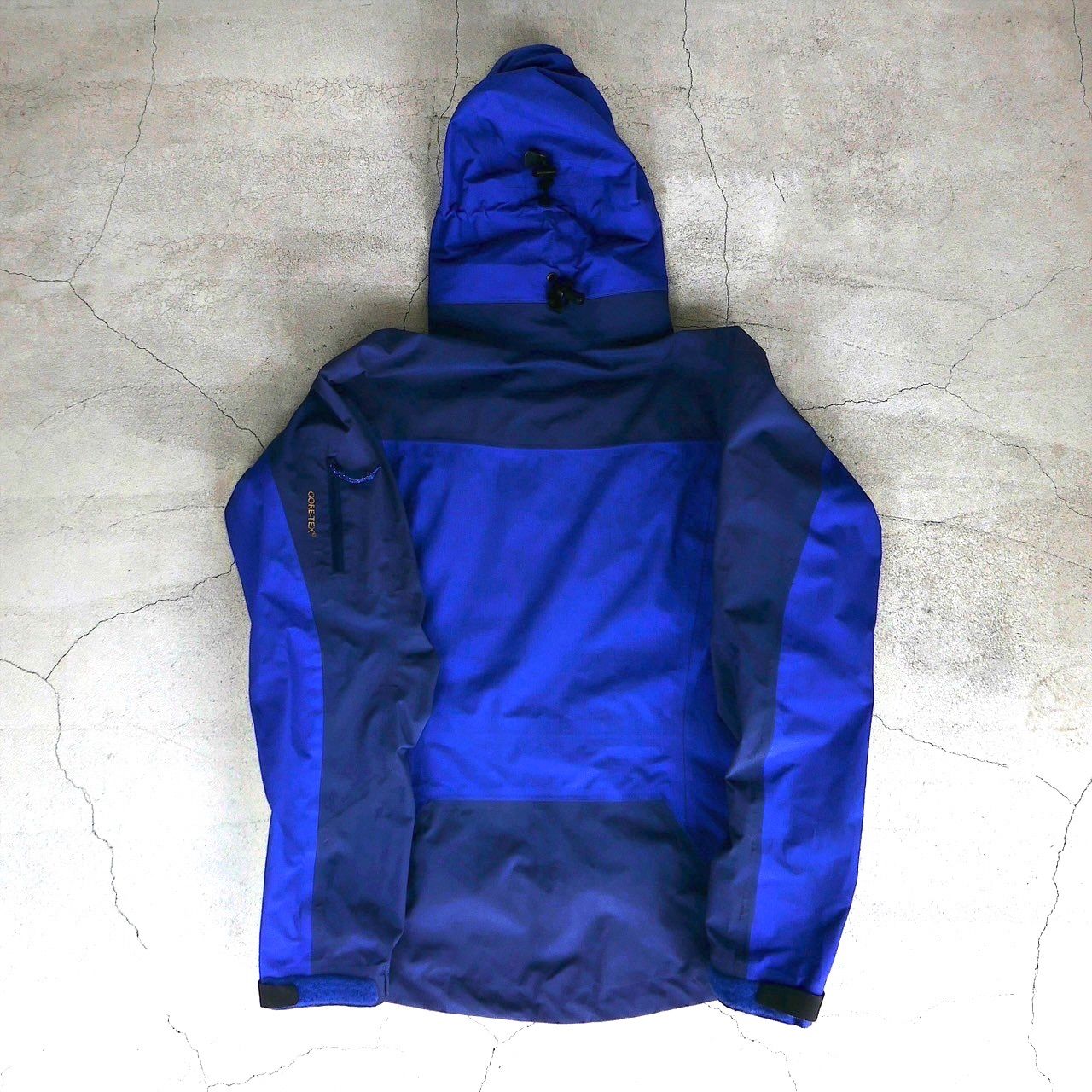 アークテリクス THETA AR JACKET 