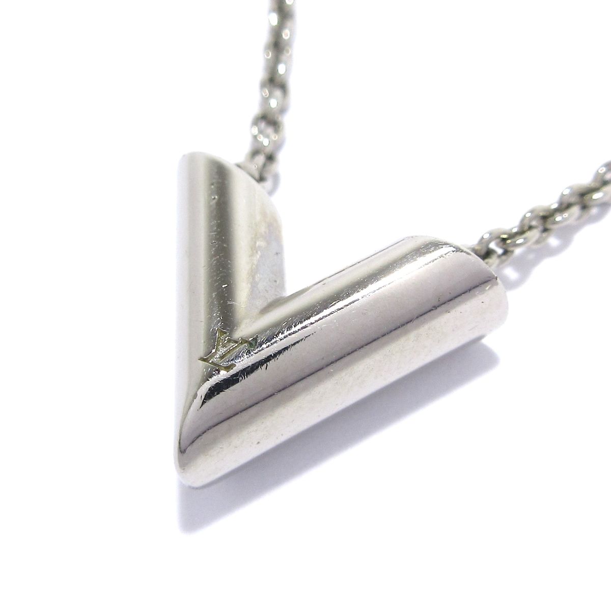 ルイヴィトン エセンシャルV シルバー ネックレス プティルイ コリエ