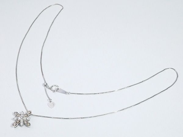 ダイヤモンド/ クロスデザイン ネックレス  美品   質