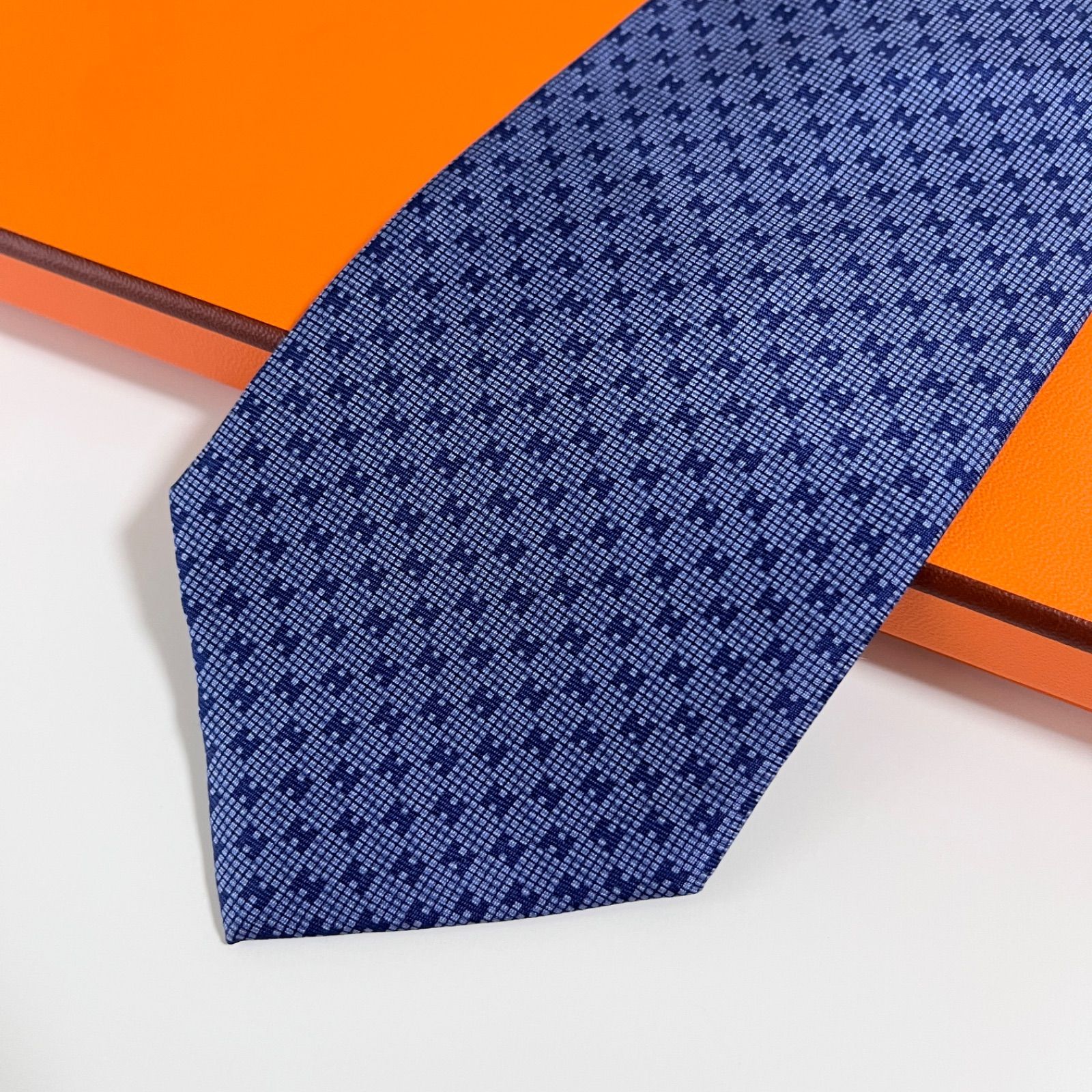 美品 HERMES エルメス ネクタイ シルク100% ブルー H柄 254-424