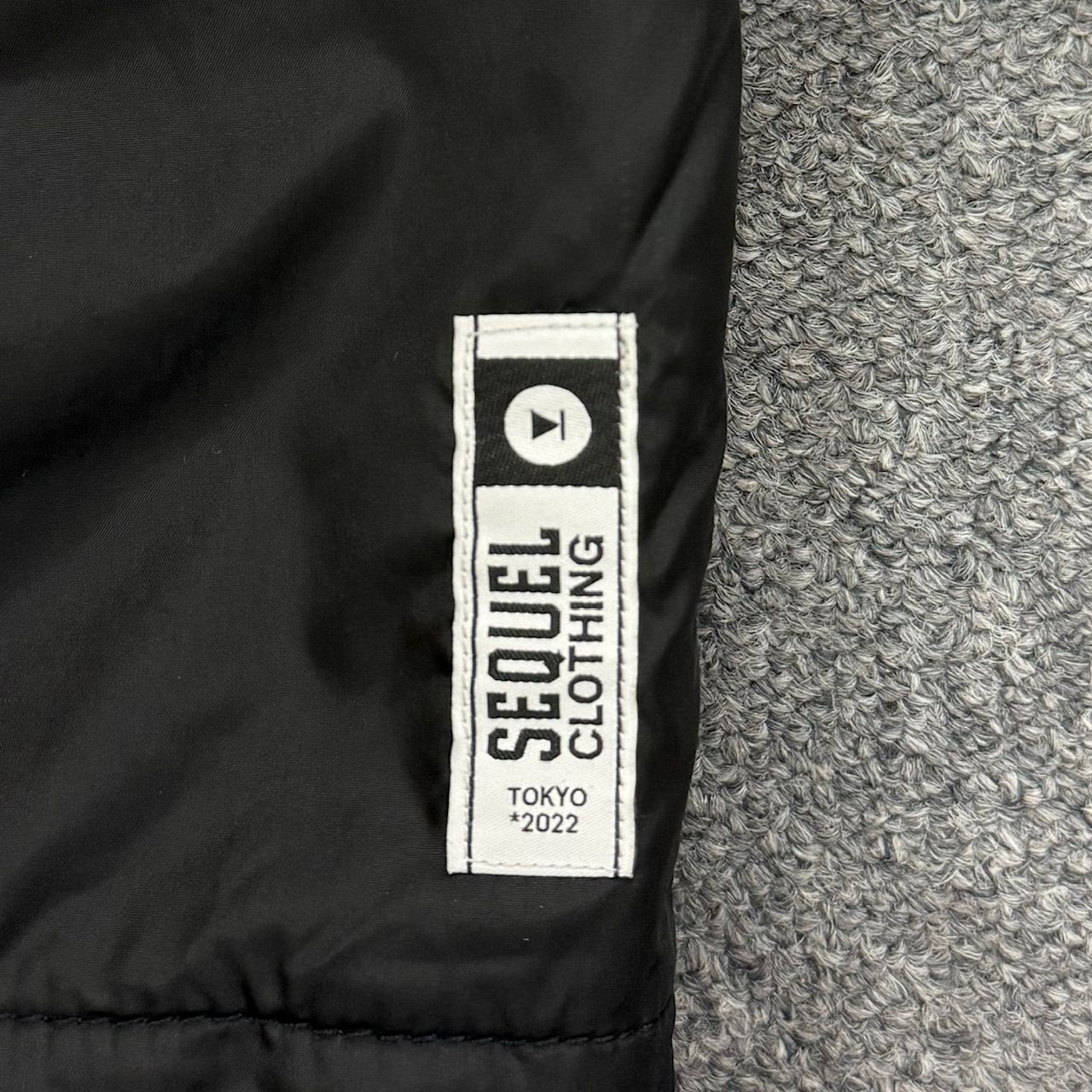 SEQUEL COACH JACKET SQ-22AW-JK-08 ブラック サイズ：XL (心斎橋