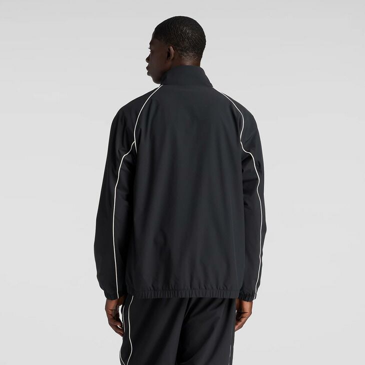 蓄積 ニューバランス ウーブンジャケット メンズ Newbalance トラックジャケット 裏トリコット起毛 トレーニング スポーツウェア 裏起毛 アウター あたたかい 黒ジャケット メンズウエア AMJ53171-BK 絶対お買い得！