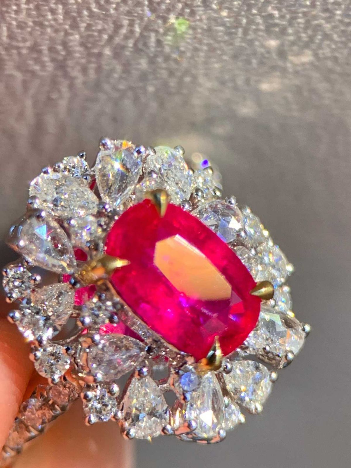 ルビーダイヤモンドA I G S鑑定書付き ルビーダイヤモンドA I G S鑑定書付き ルビーの本気を見た！】(AIGS