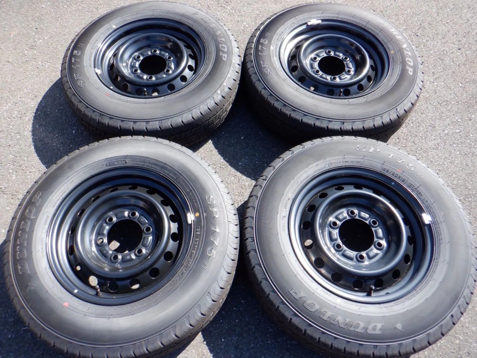 4823新車・納車外し２００系ハイエース純正　DL４本セット　送料込み　195/80R15　S-GL　GL　DX　グランドキャビン　コミューターにも　１型～７型　レジアスエース　ボンゴブローニィバン