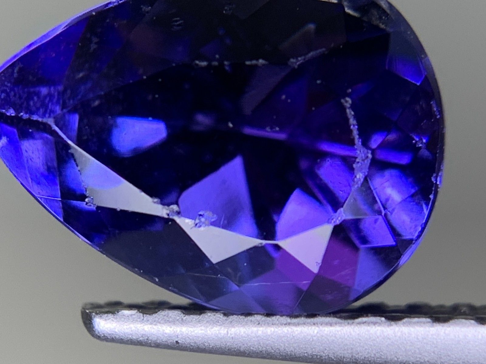 タンザナイト 1.909ct 宝石ソーティング付き 9.1㎜×6.7㎜×5.0㎜ ルース