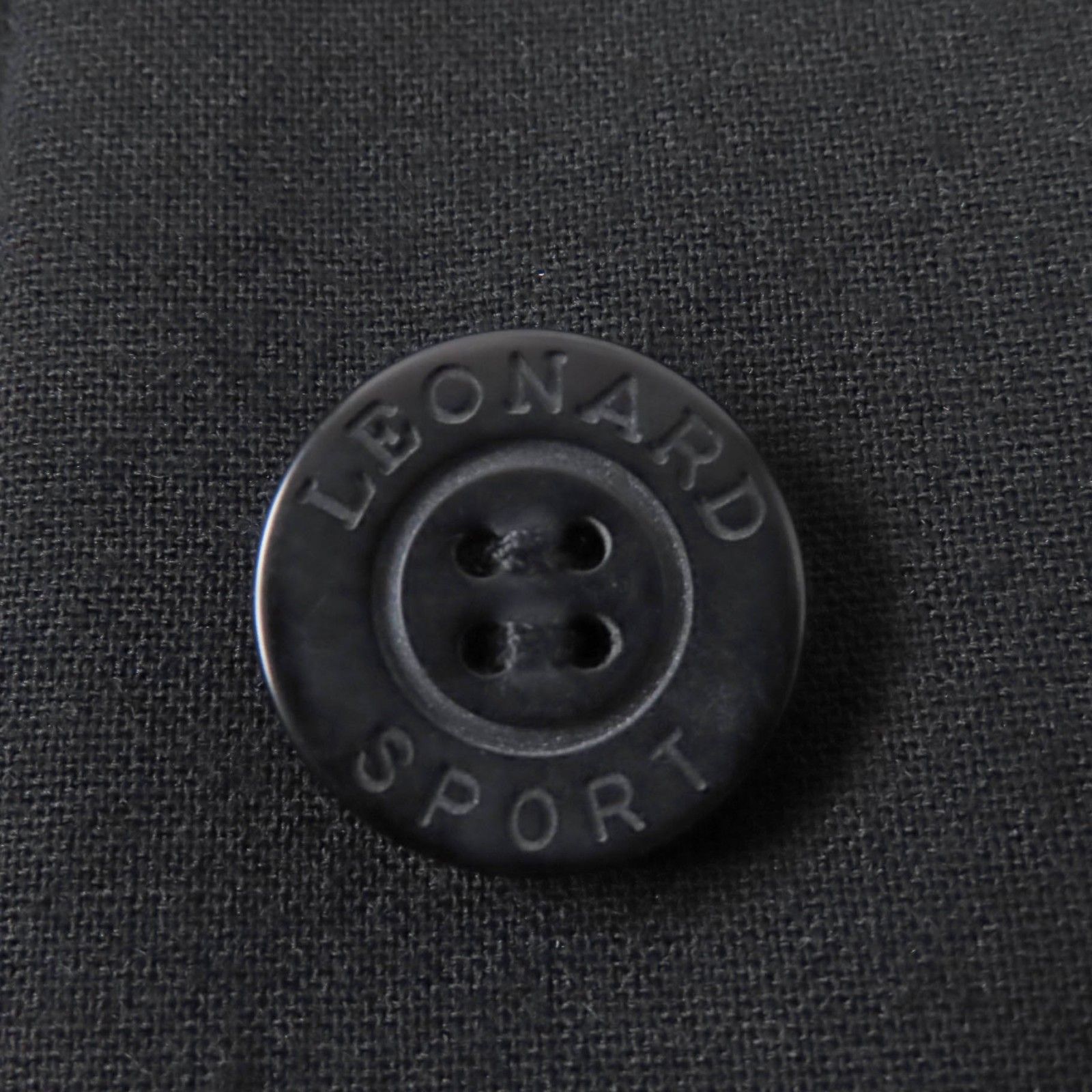 美品☆LEONARD SPORT レオナールスポーツ ウール ロゴボタン 襟袖