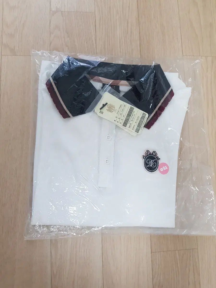 送料無料，人気SALE 新品 DAKS Little(ダックスキッズ) カラーTシャツ 150 Tシャツ