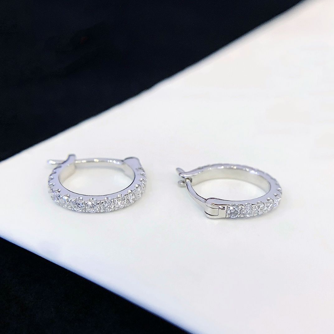 ダイヤピアス／オーダーメイドジュエリー／K18ホワイトゴールド／0.45